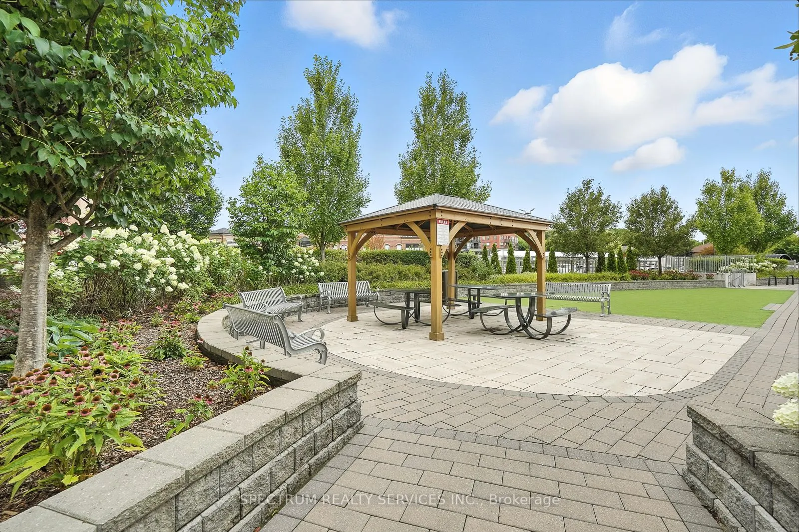 86 Woodbridge Avenue, #411