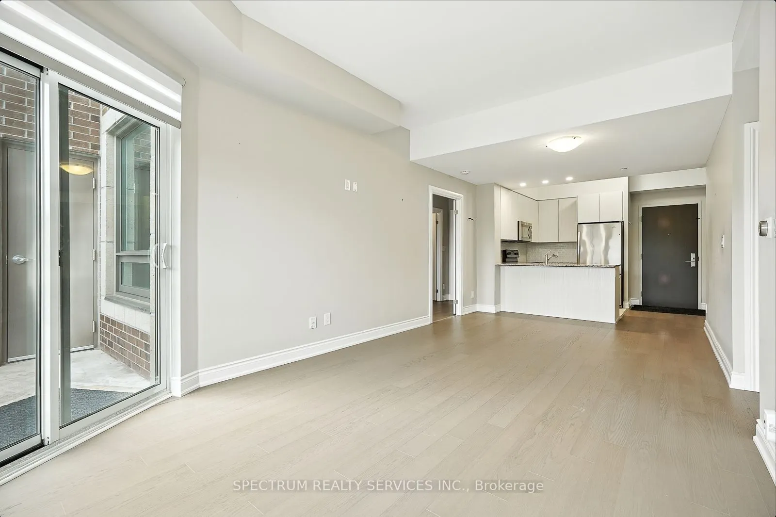 86 Woodbridge Avenue, #411
