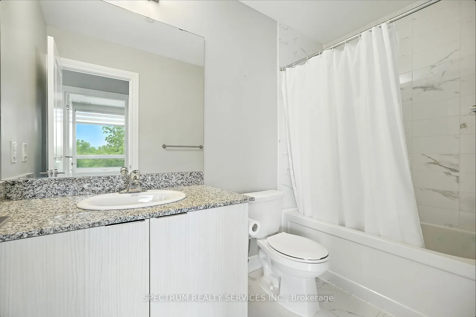86 Woodbridge Avenue, #411