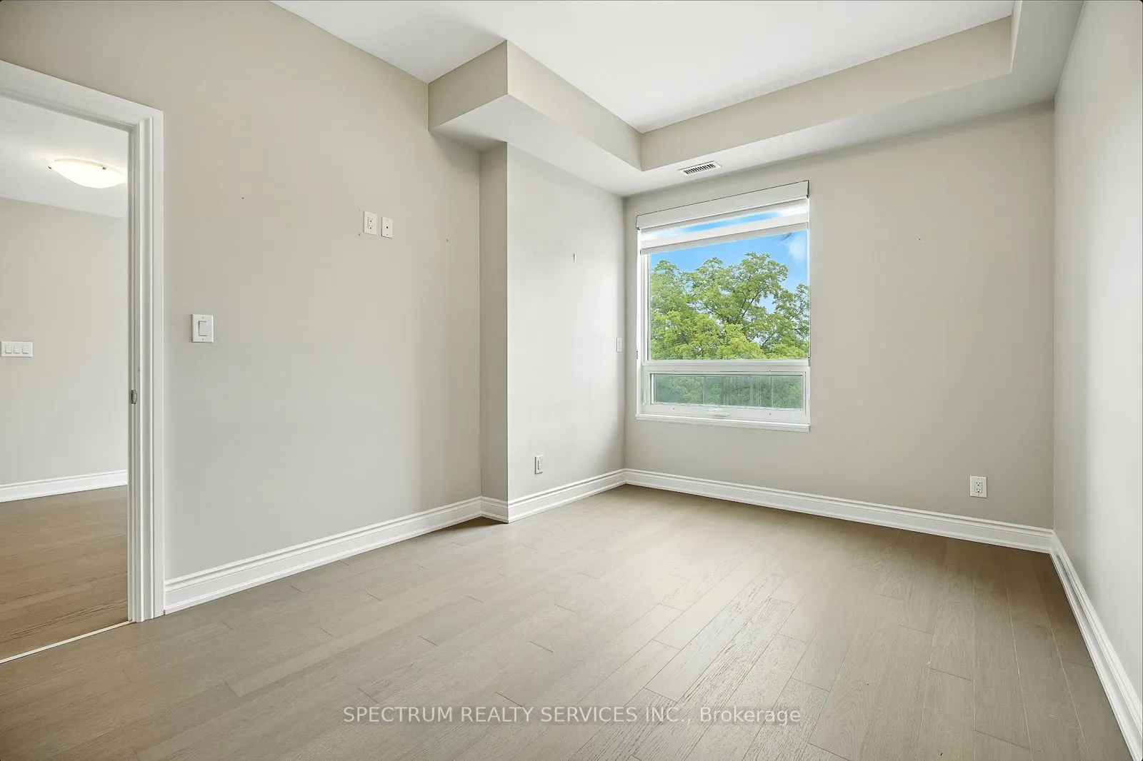 86 Woodbridge Avenue, #411