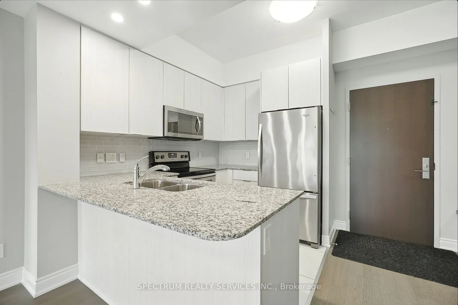 86 Woodbridge Avenue, #411