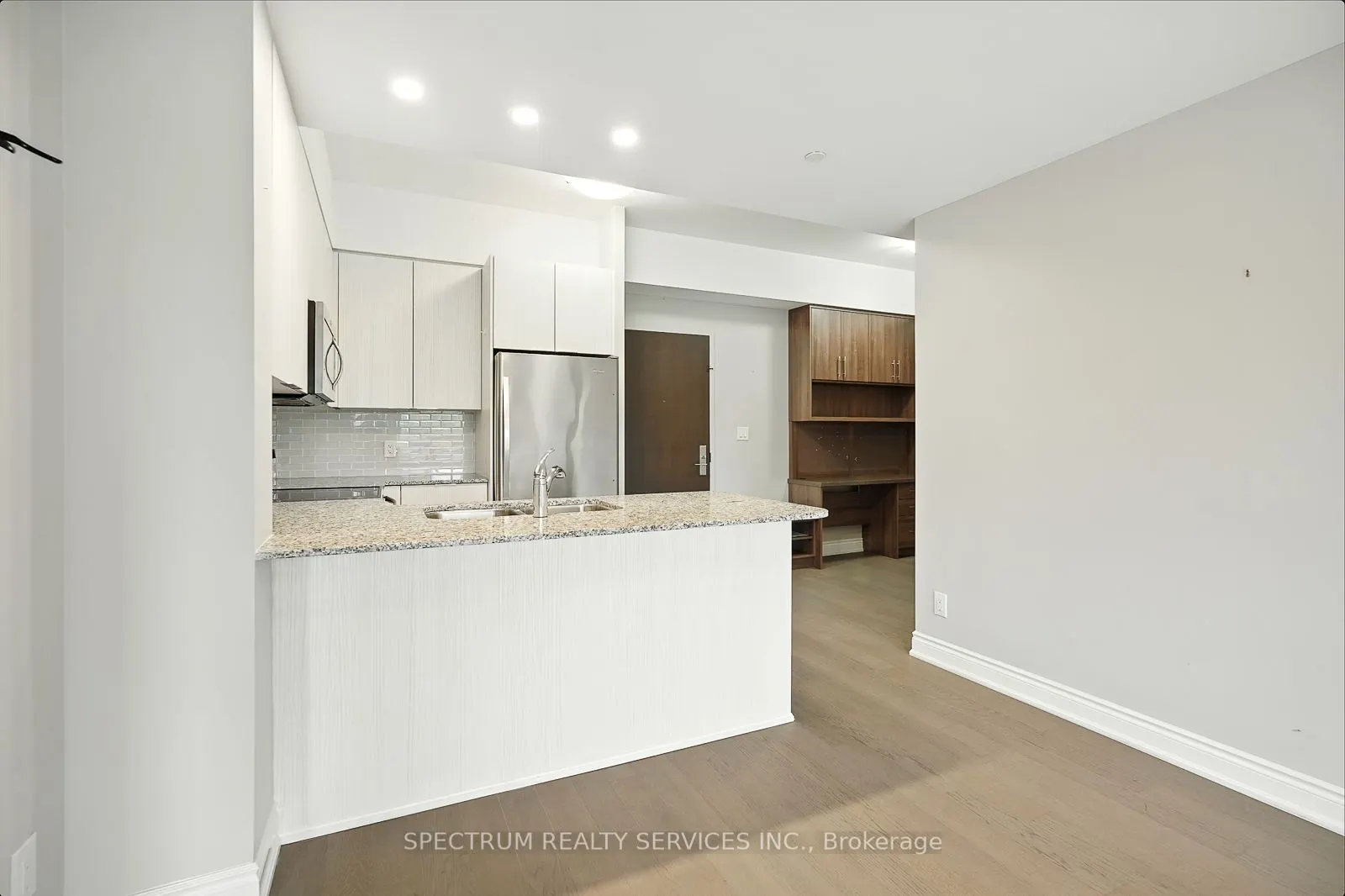 86 Woodbridge Avenue, #411