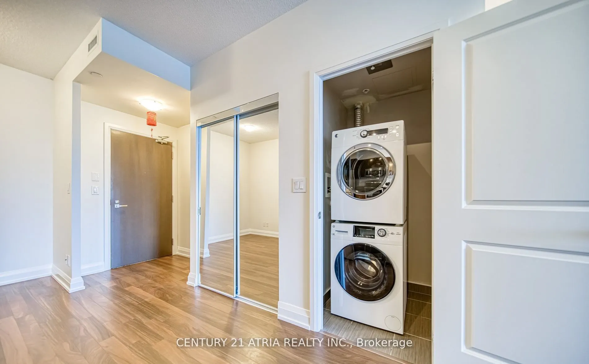 7171 Yonge Street, #2706