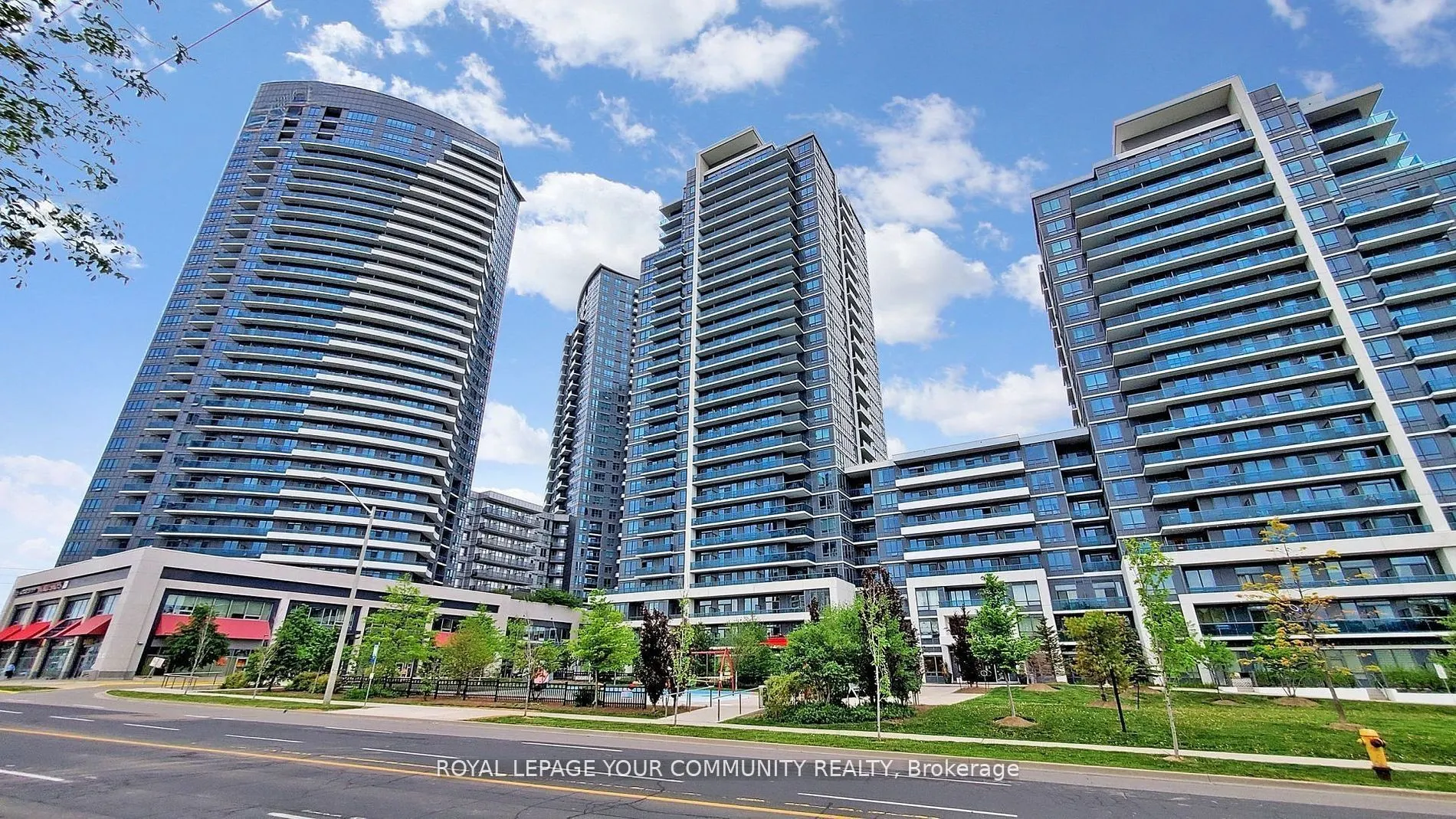 7171 Yonge Street, #1403