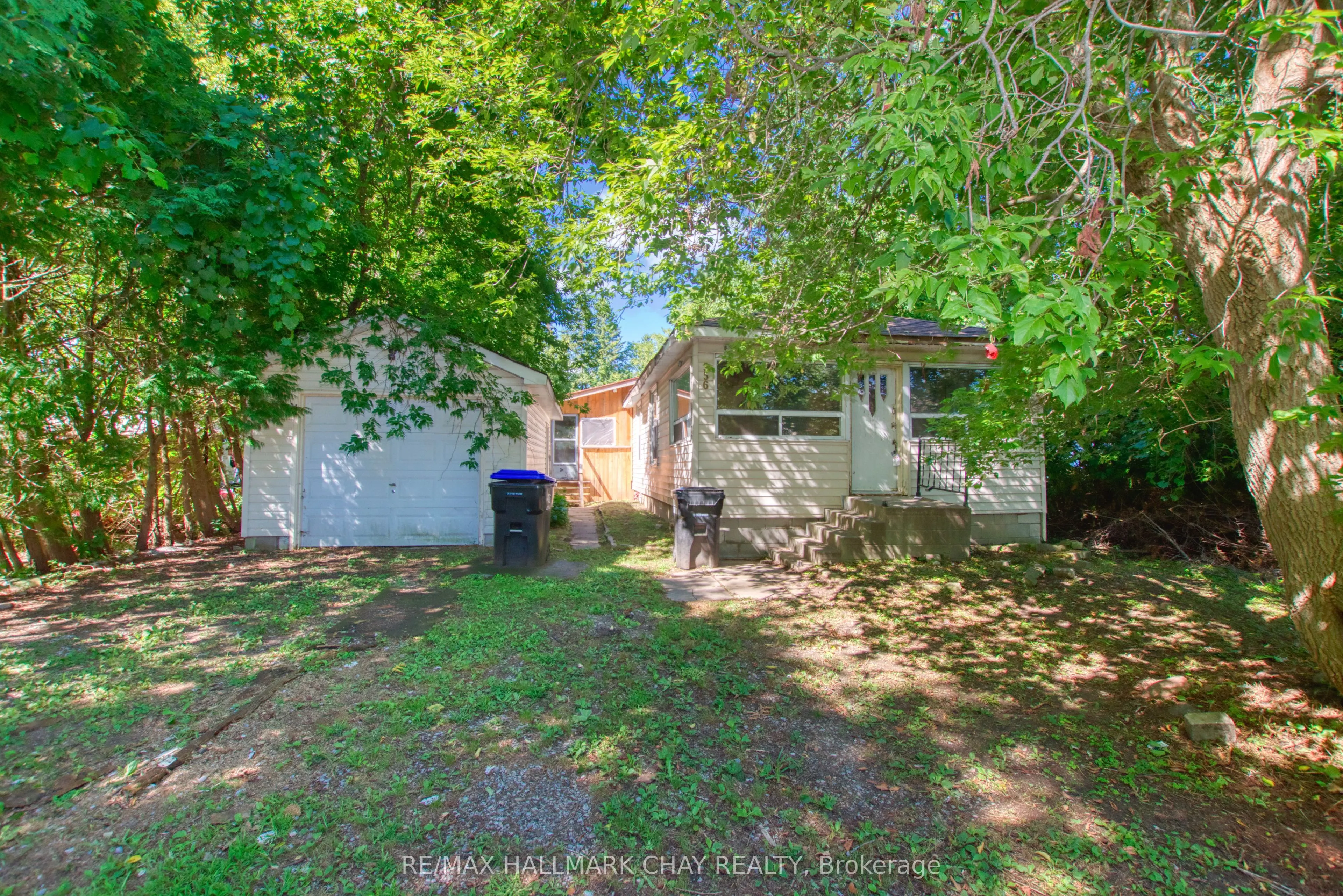 956 Carson Avenue