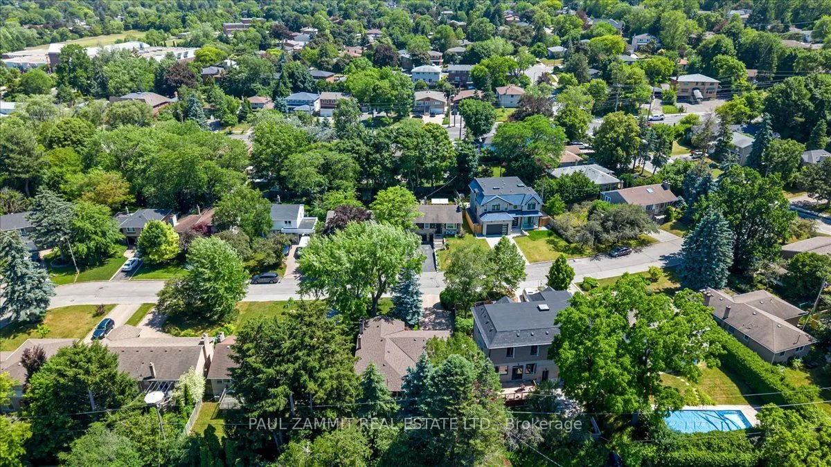12 Brightbay Crescent