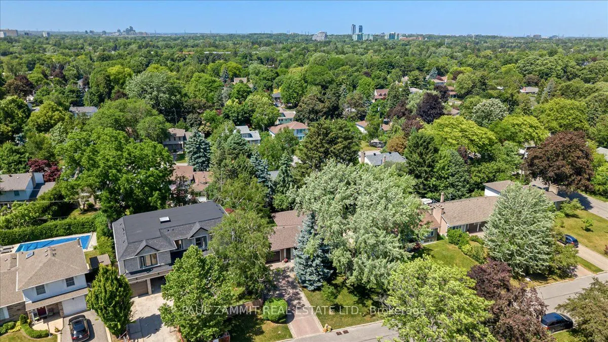 12 Brightbay Crescent
