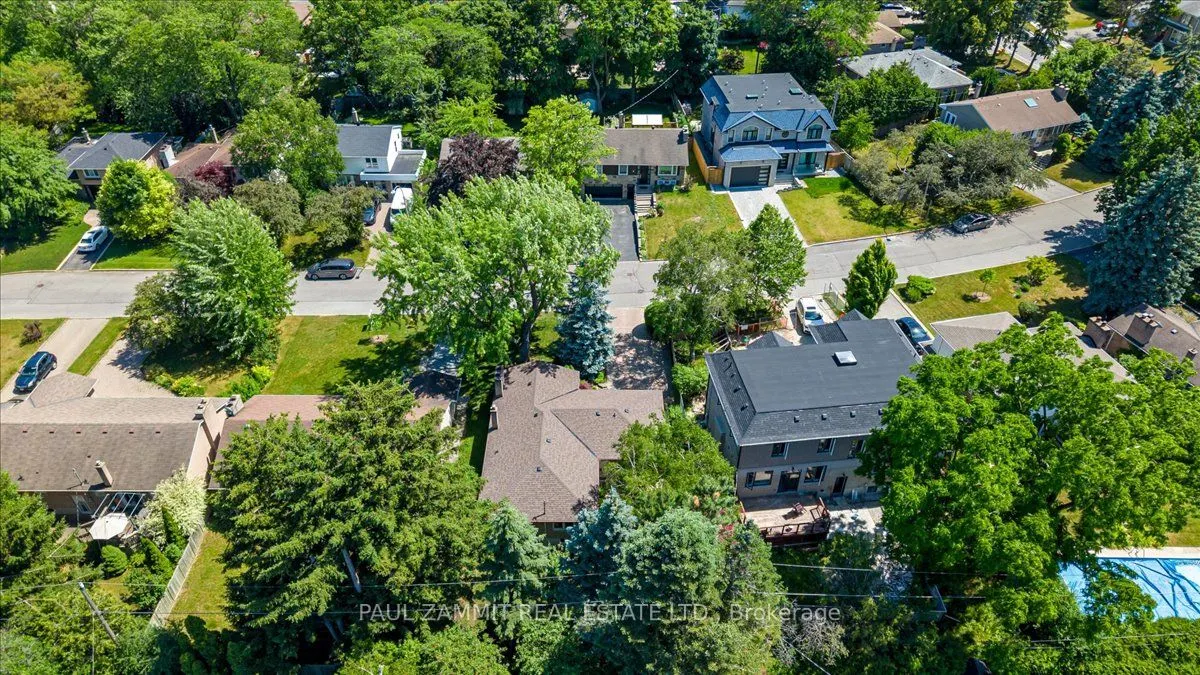 12 Brightbay Crescent