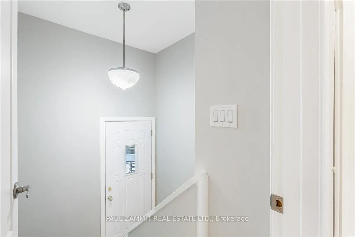 12 Brightbay Crescent