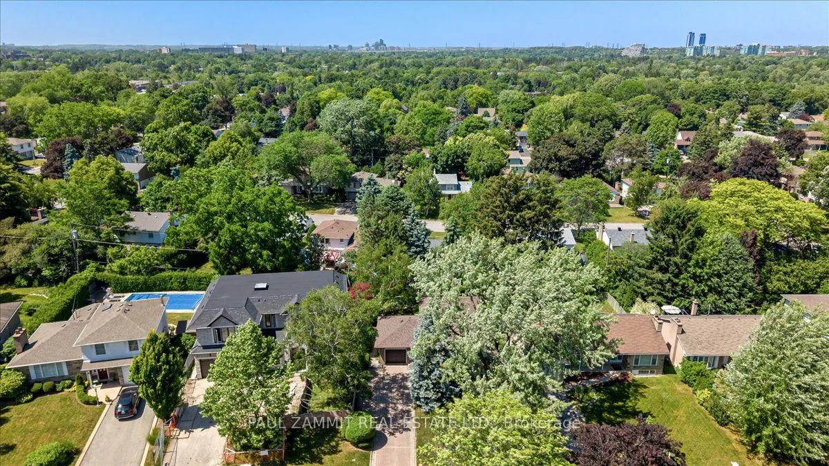 12 Brightbay Crescent