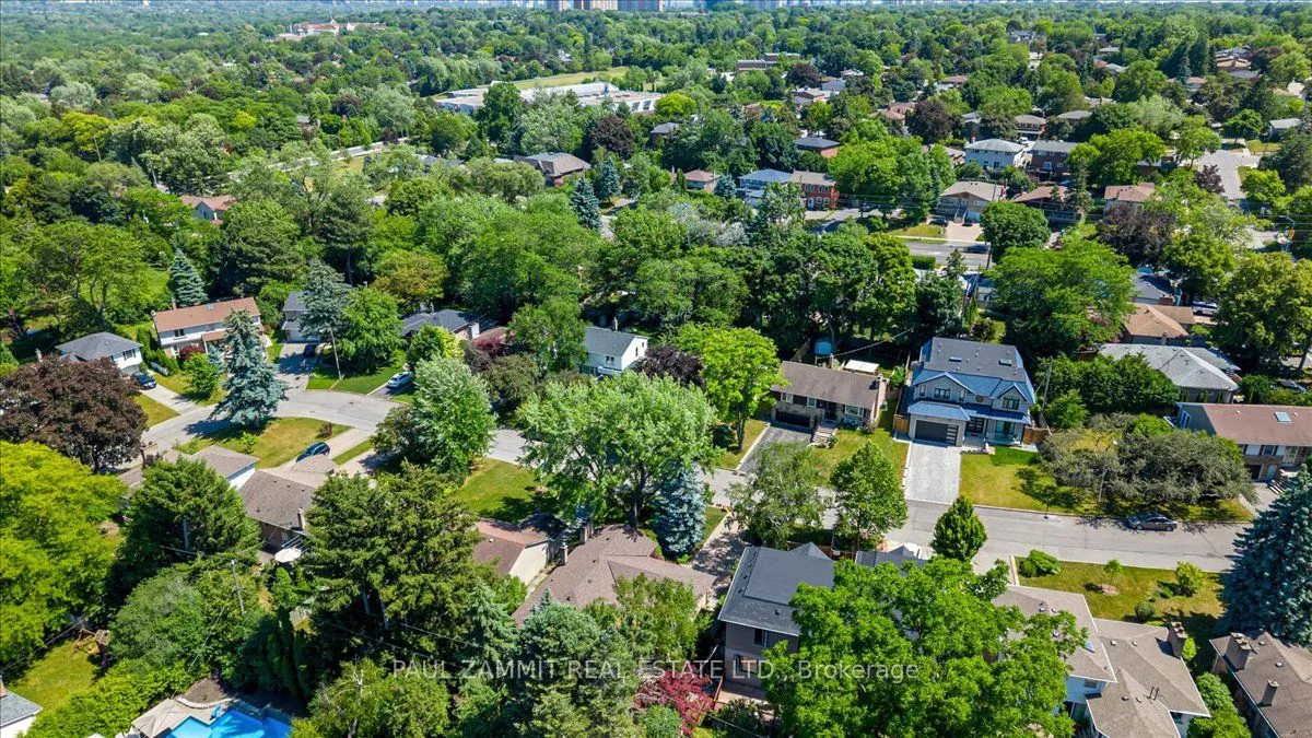 12 Brightbay Crescent