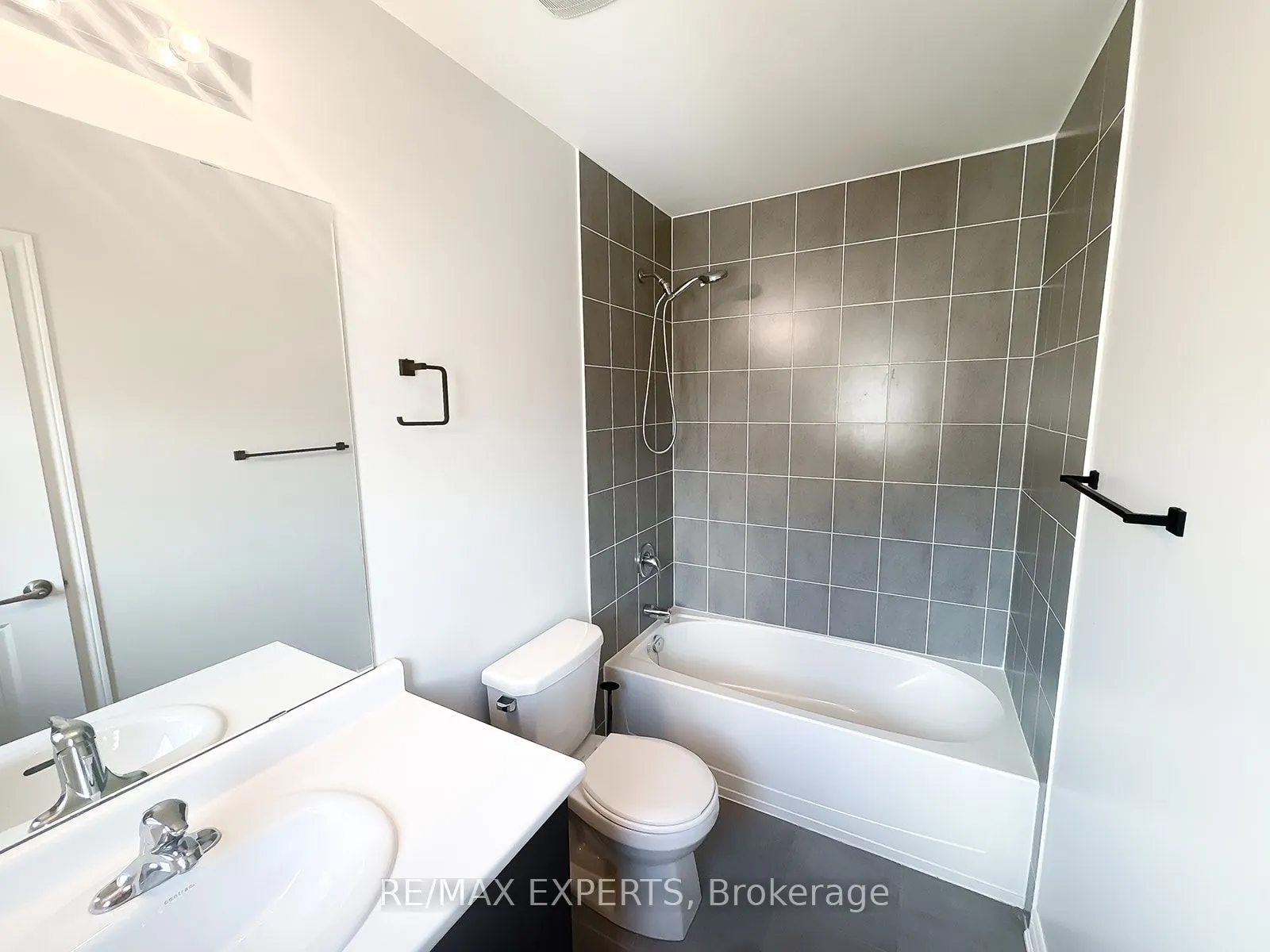 1426 Farrow Crescent