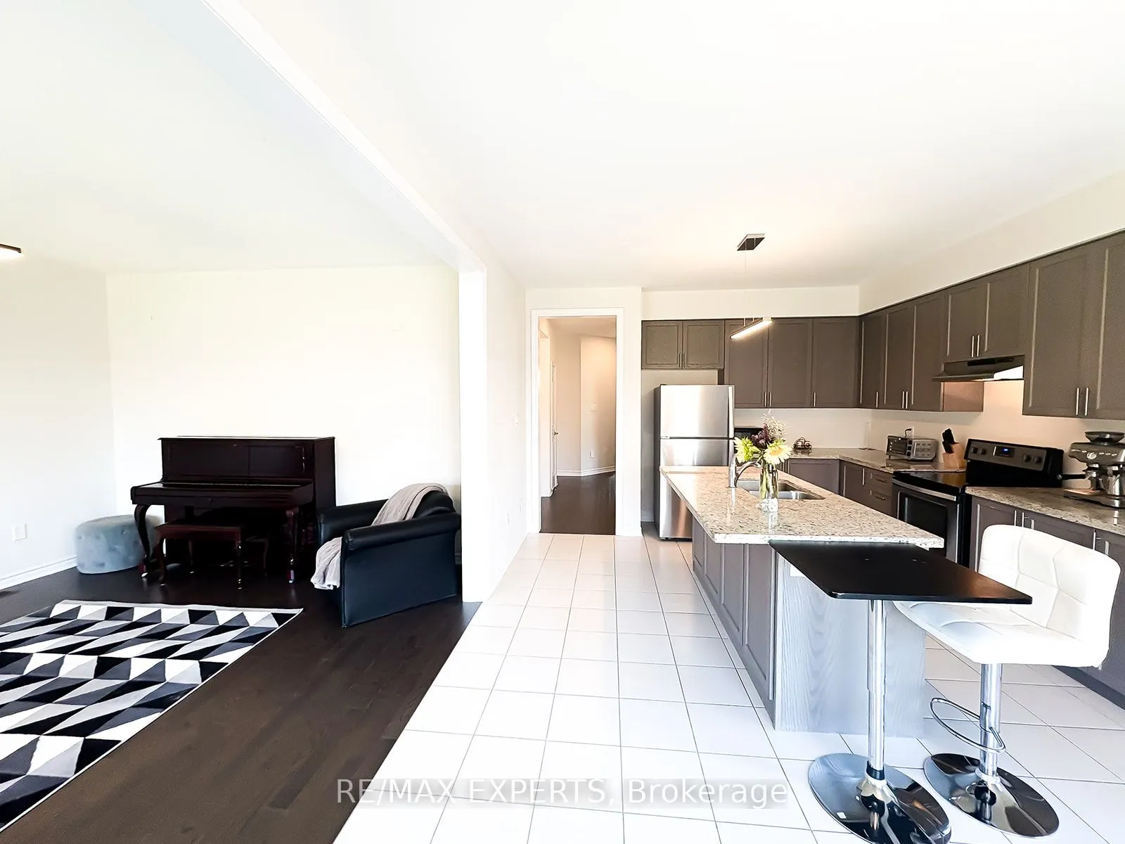 1426 Farrow Crescent