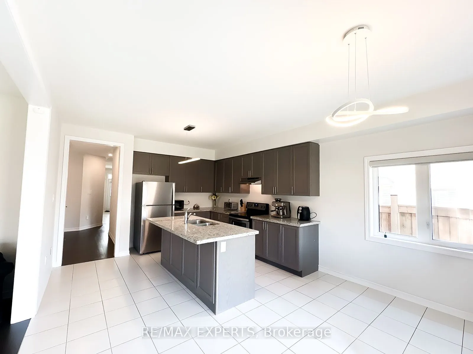 1426 Farrow Crescent