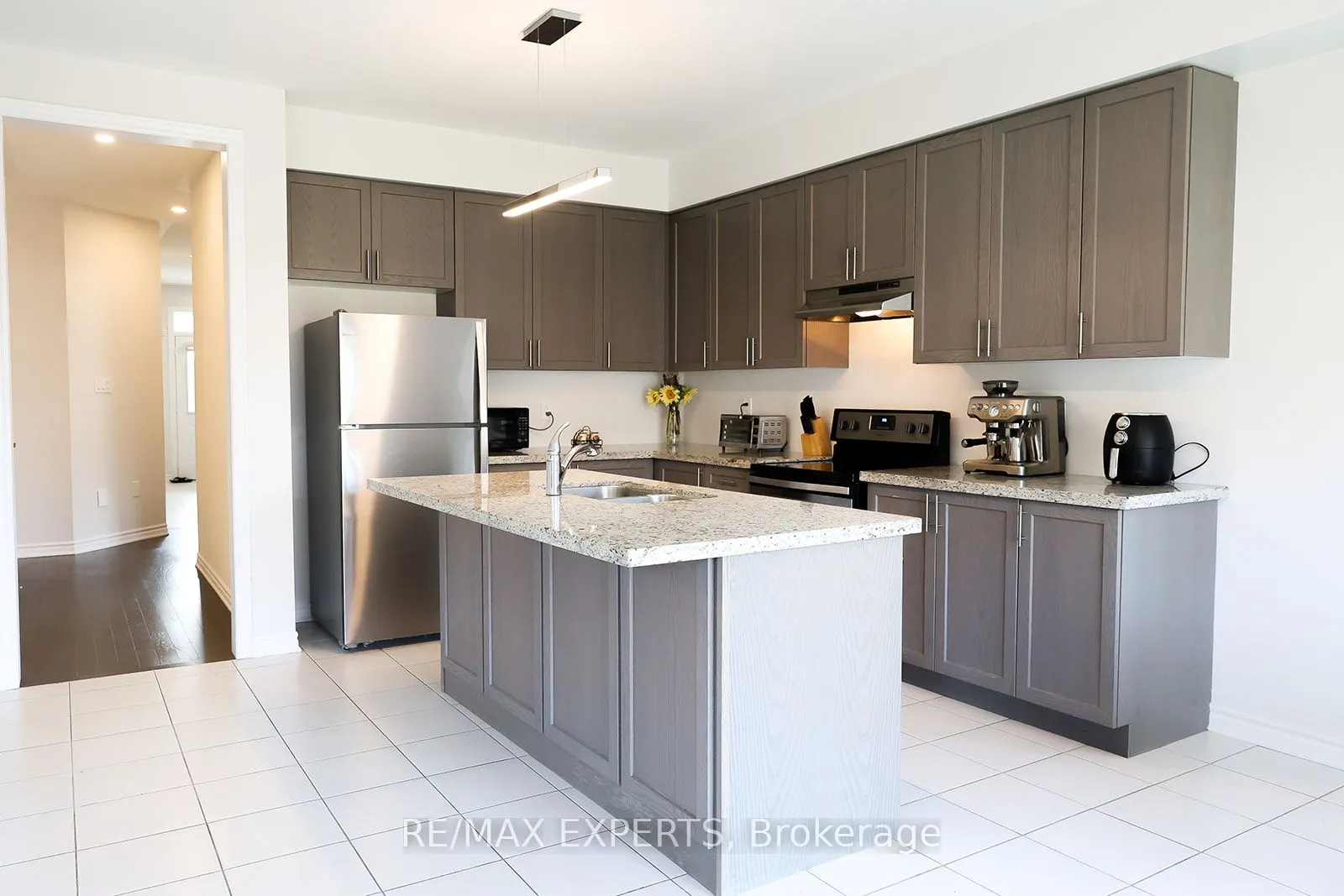 1426 Farrow Crescent