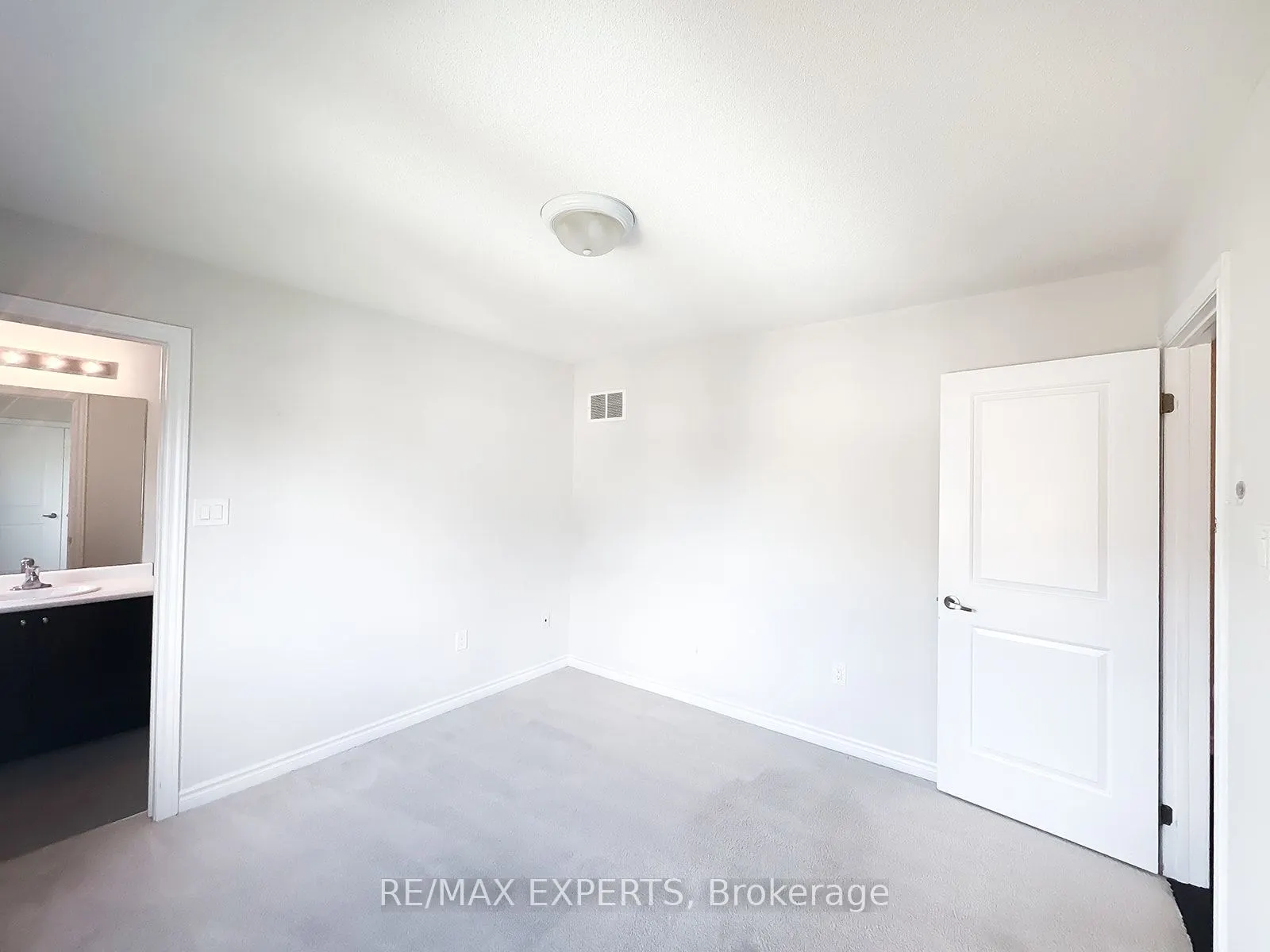 1426 Farrow Crescent
