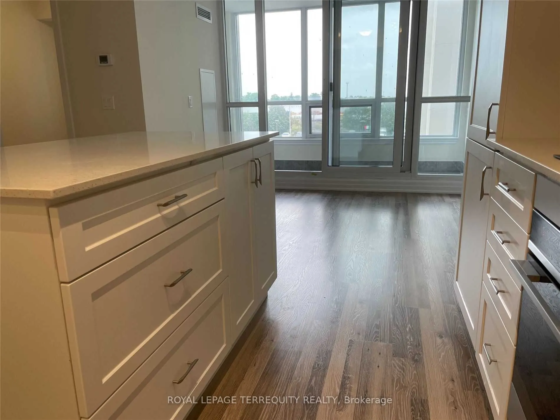 9075 Jane Street, #317