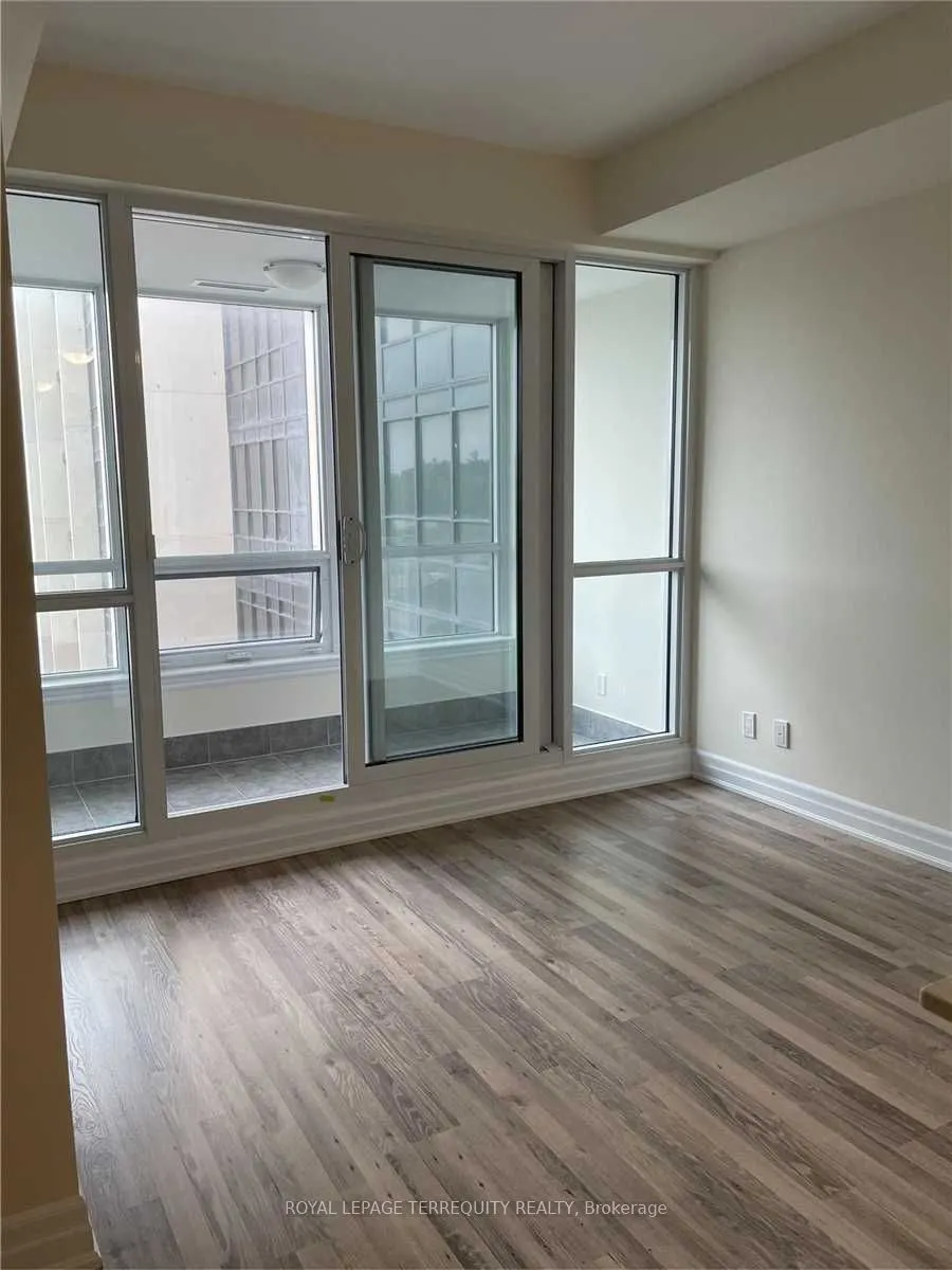 9075 Jane Street, #317