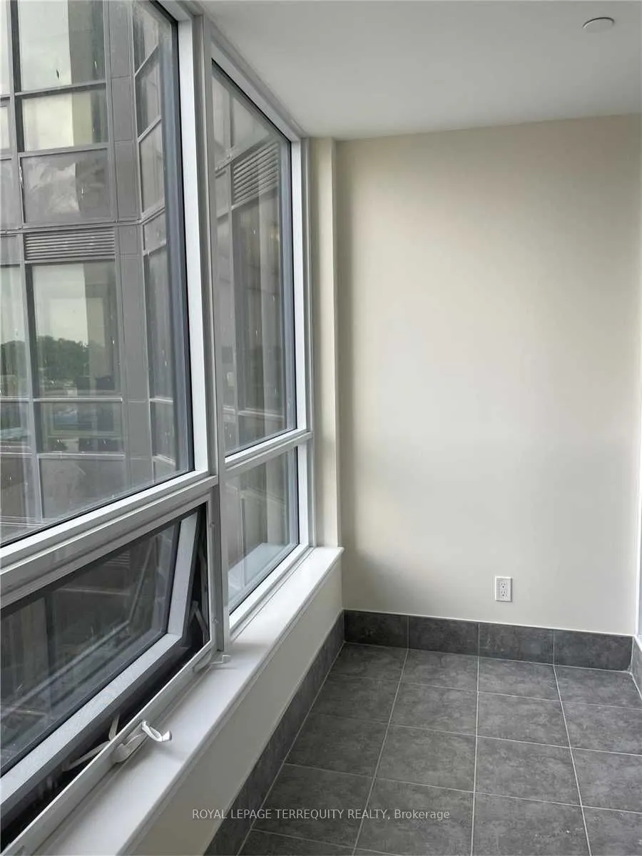 9075 Jane Street, #317