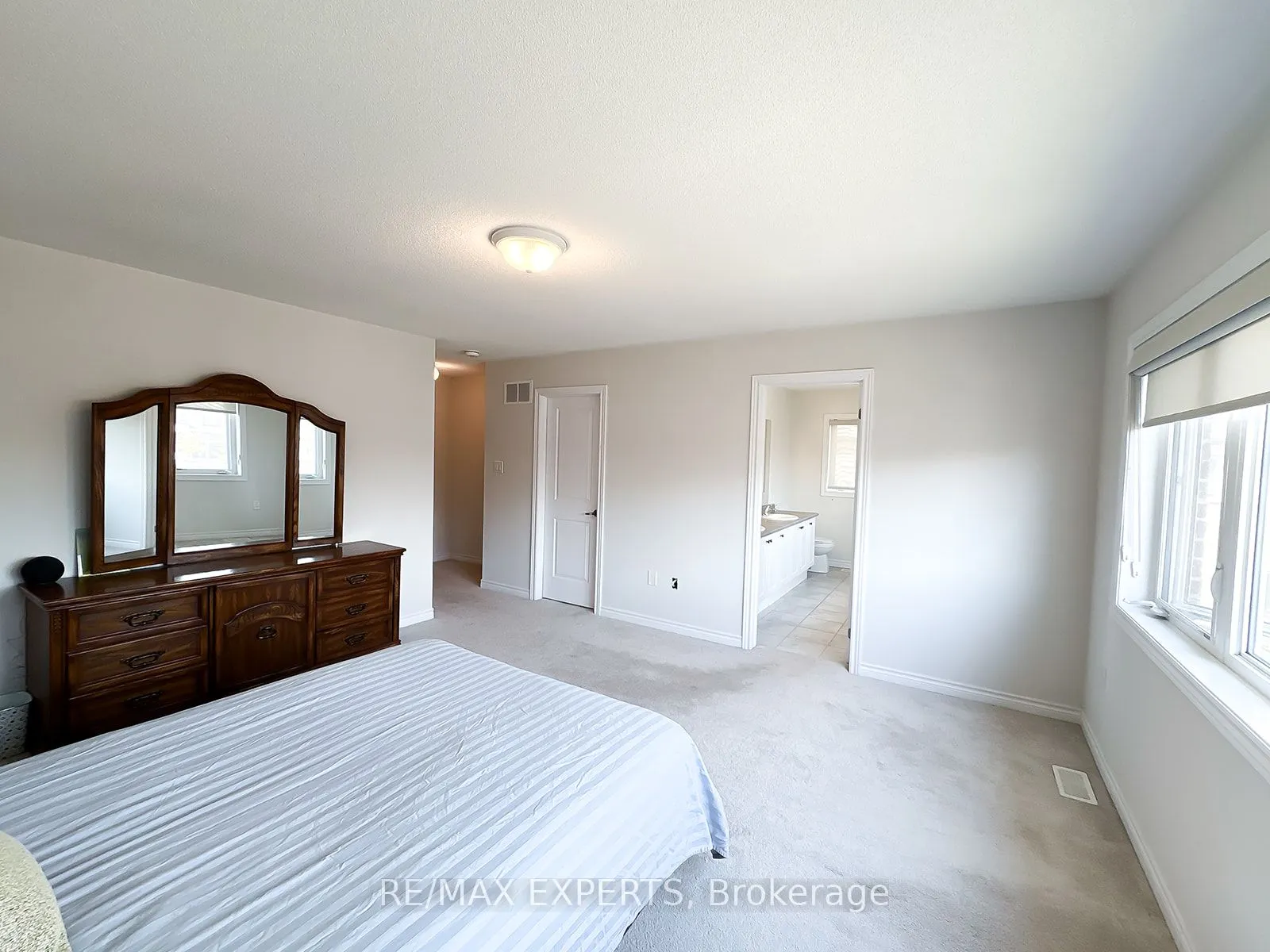 1426 Farrow Crescent
