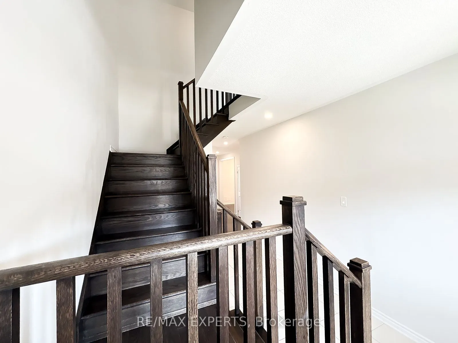 1426 Farrow Crescent