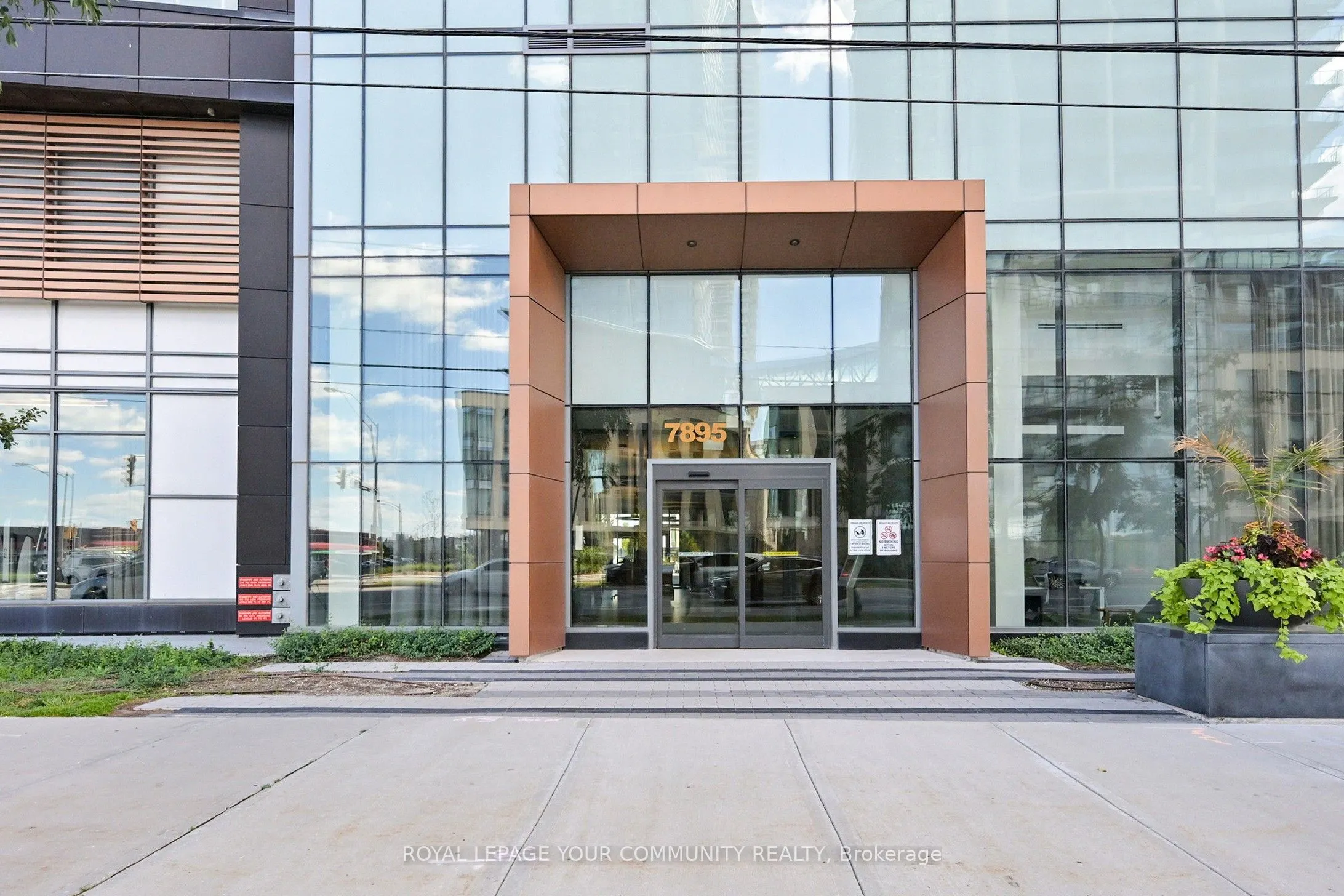 7895 Jane Street, #2918