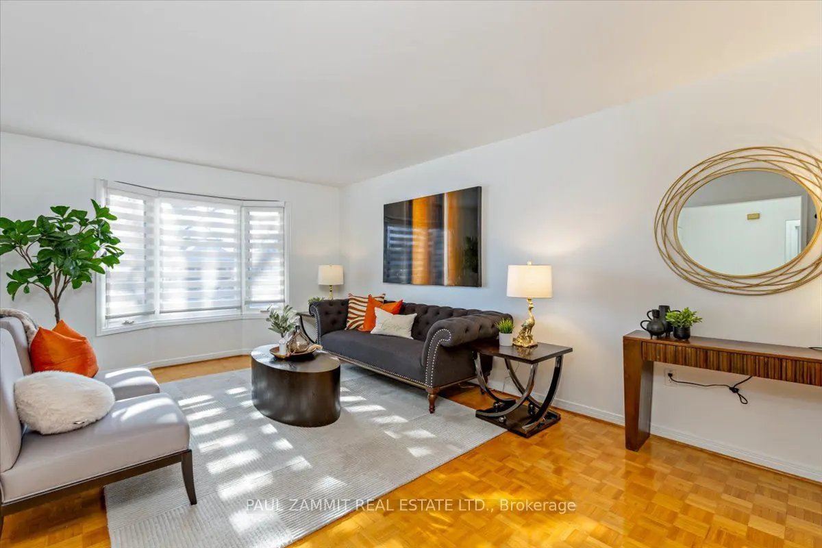 16 Parklawn Crescent