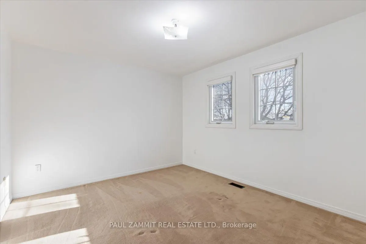 16 Parklawn Crescent