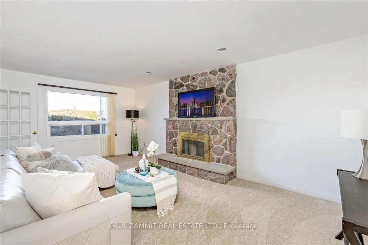 16 Parklawn Crescent