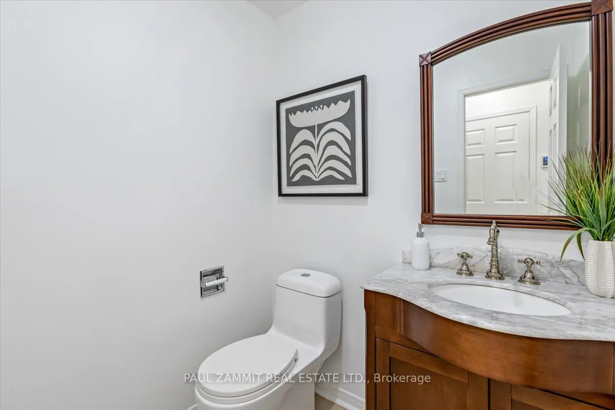 16 Parklawn Crescent