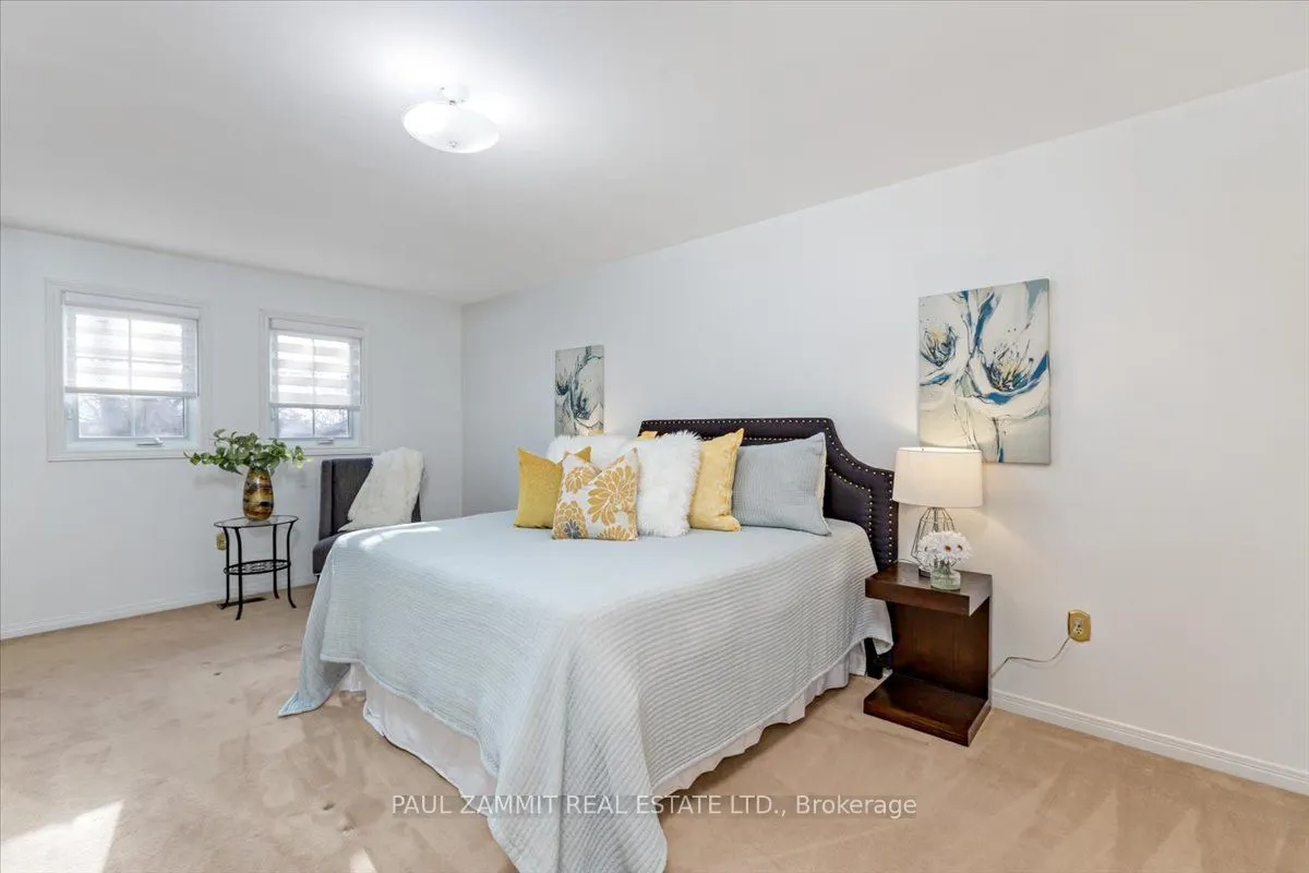 16 Parklawn Crescent