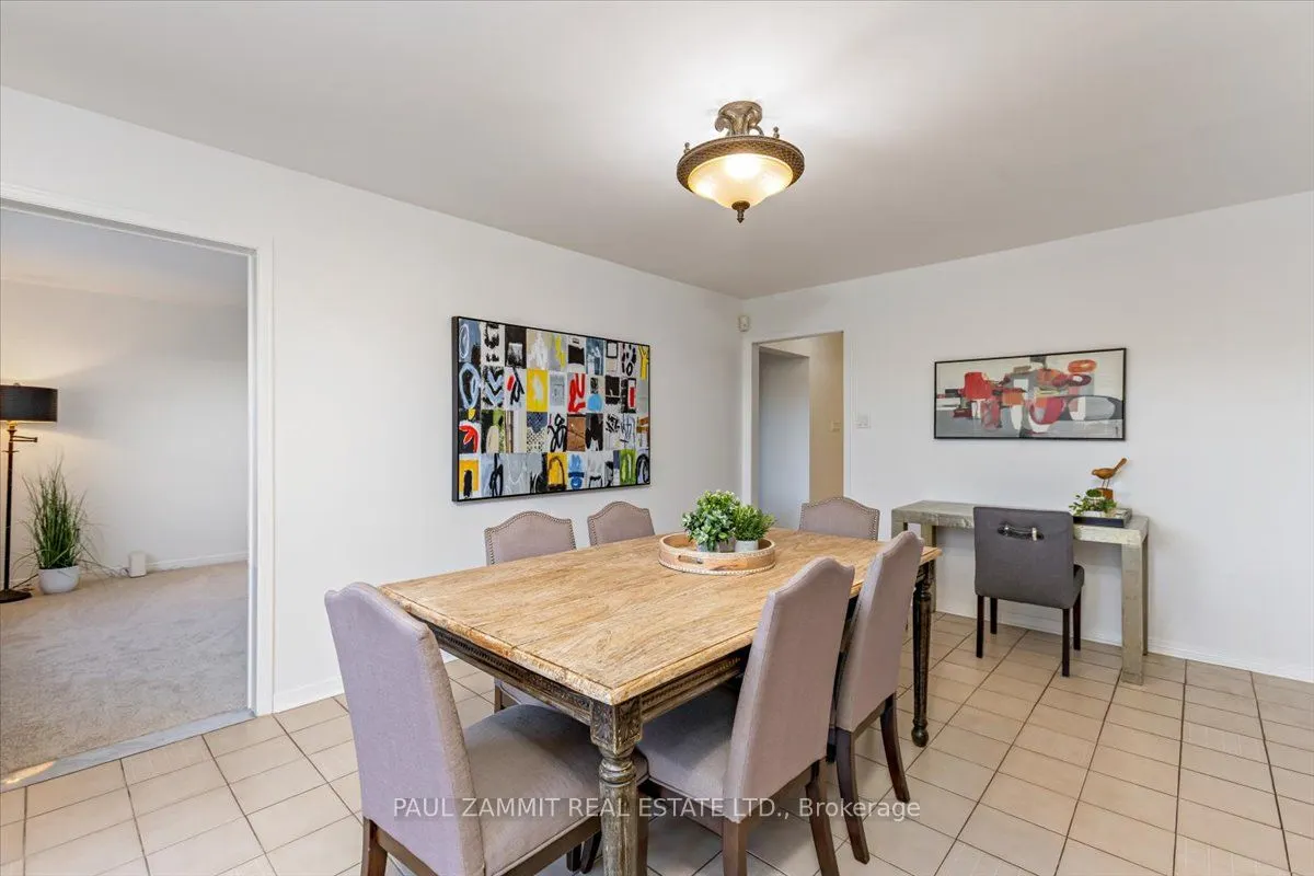 16 Parklawn Crescent