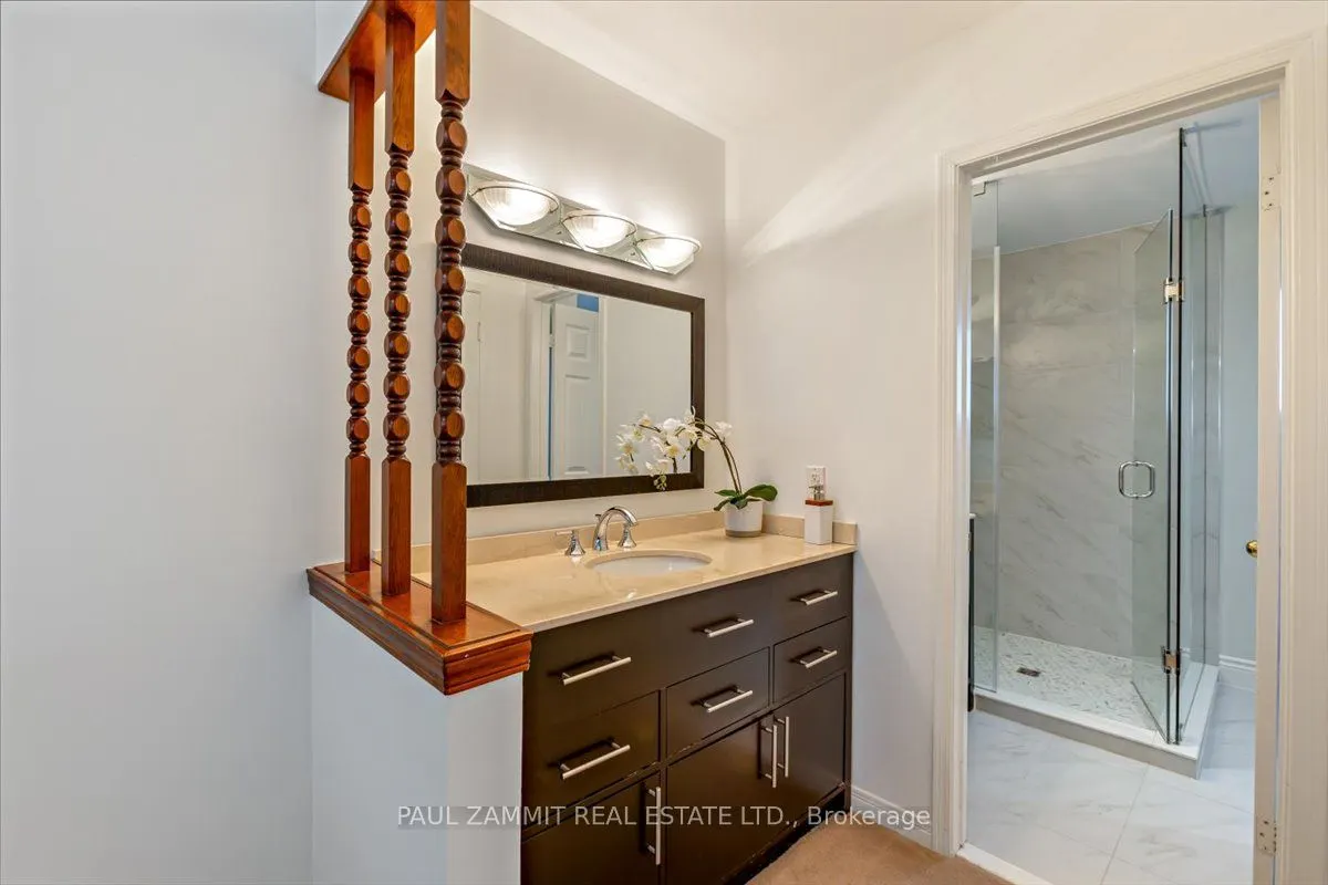 16 Parklawn Crescent