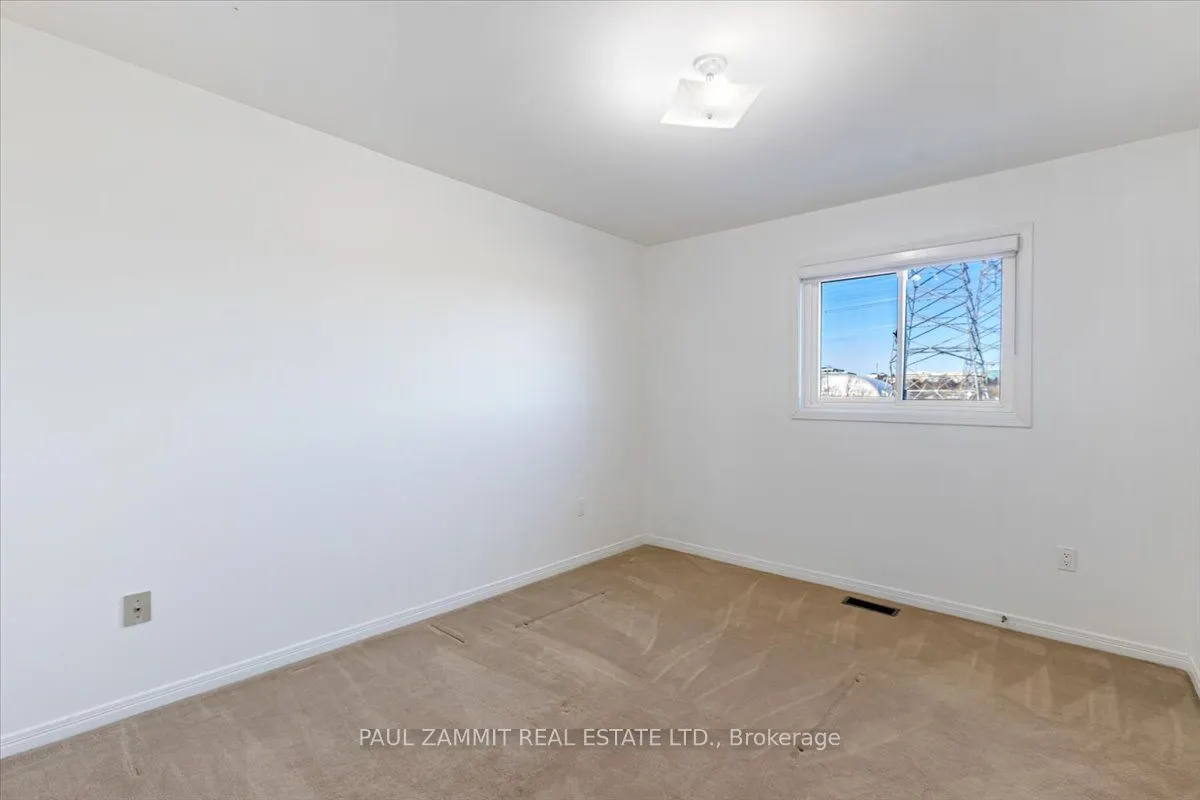 16 Parklawn Crescent