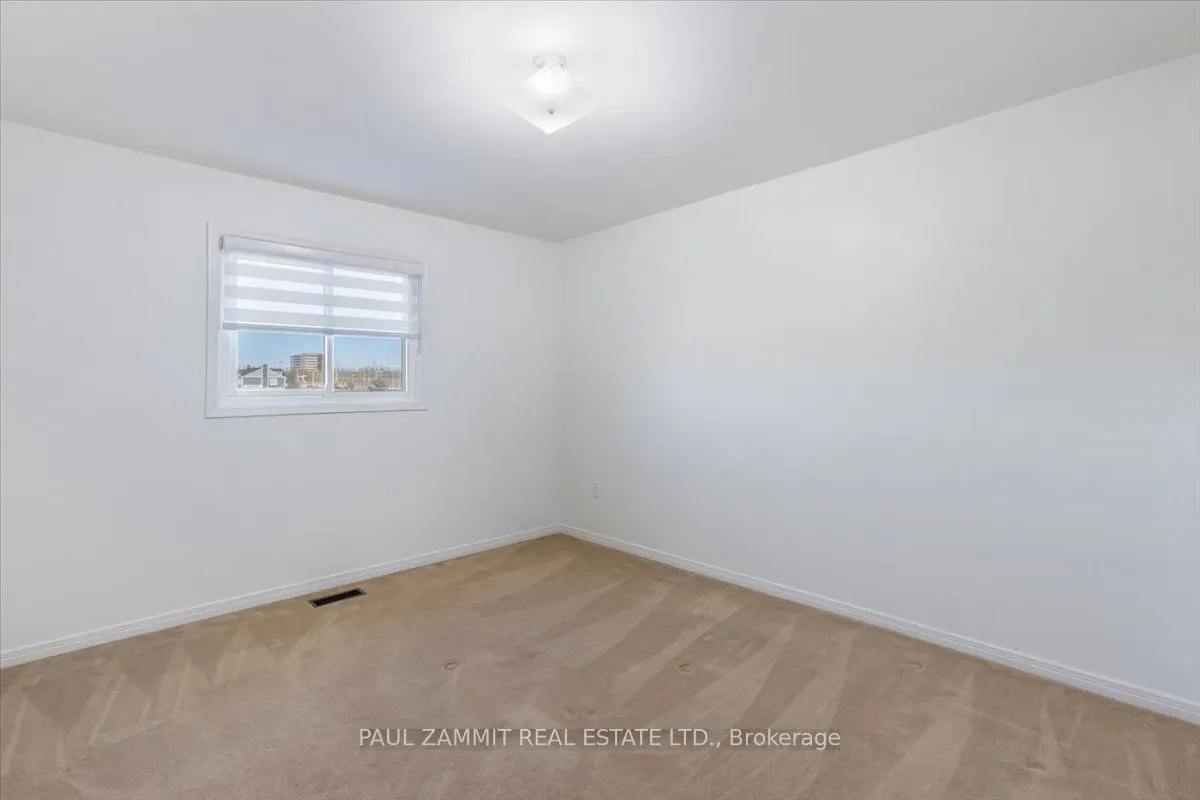 16 Parklawn Crescent