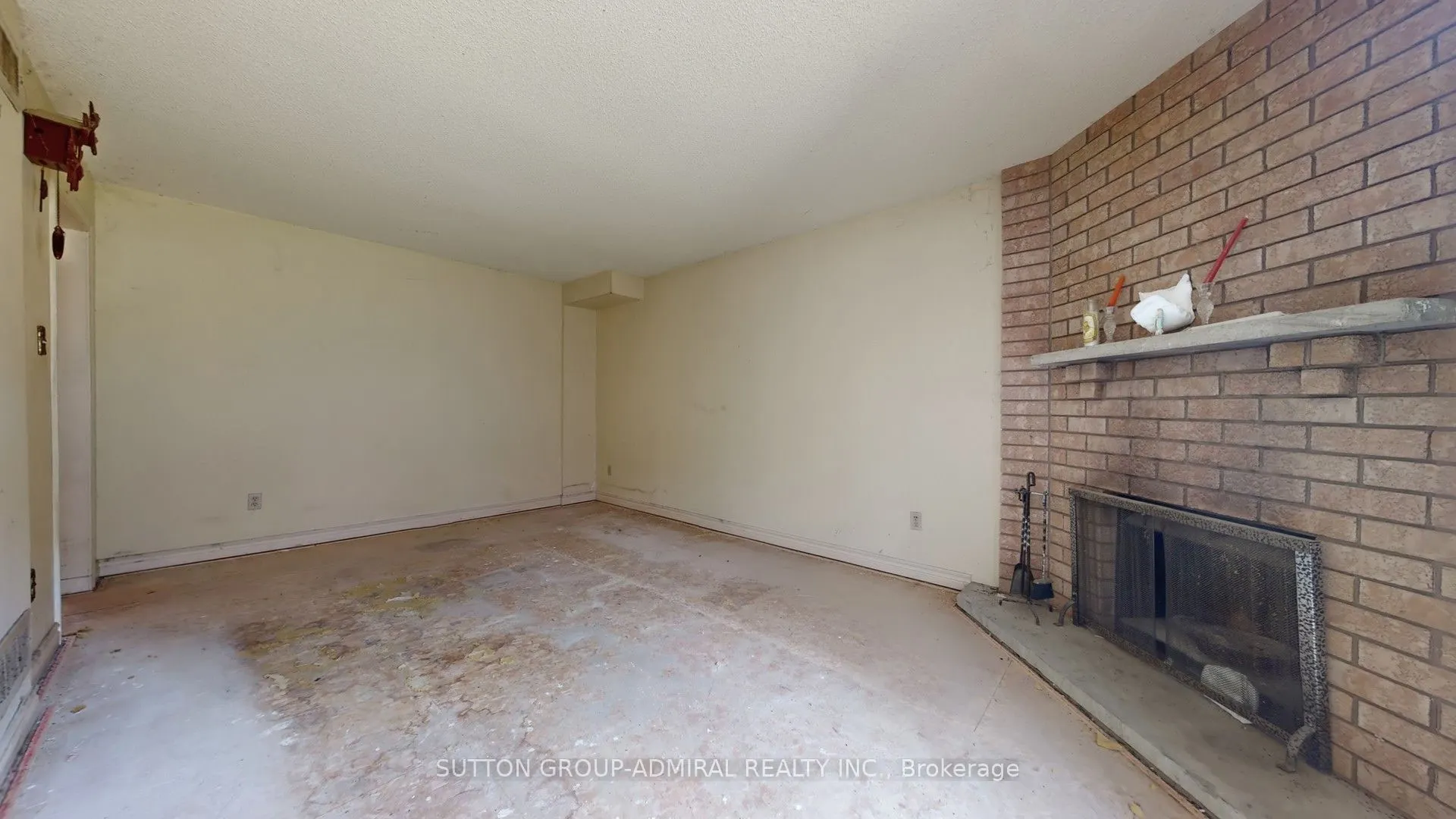 71 Featherstone Avenue