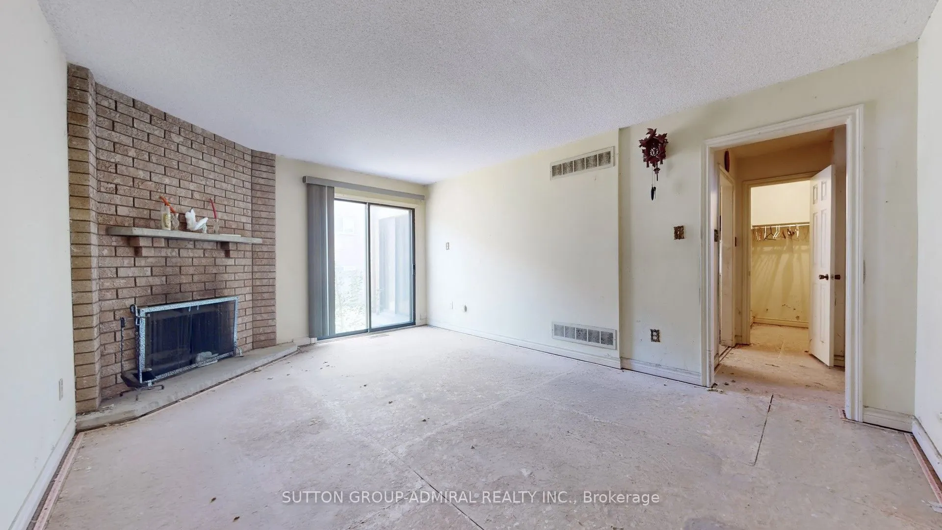 71 Featherstone Avenue