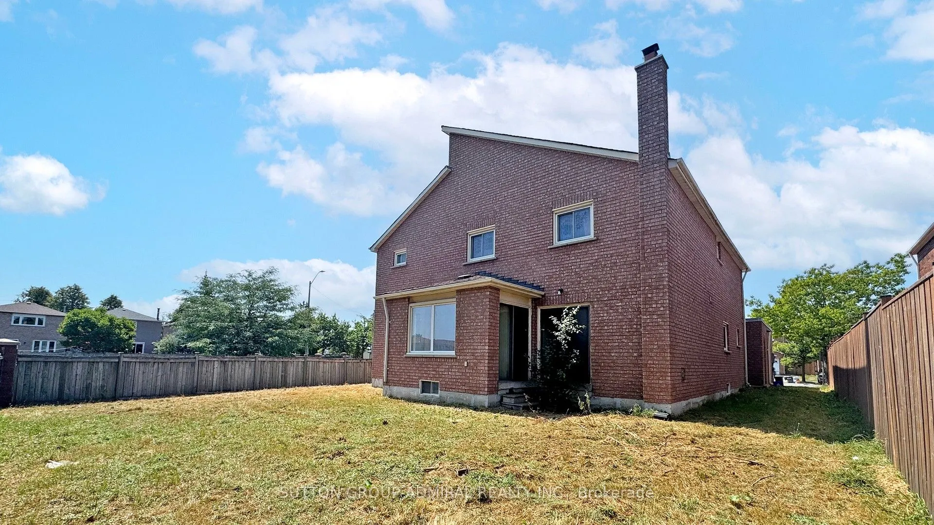 71 Featherstone Avenue