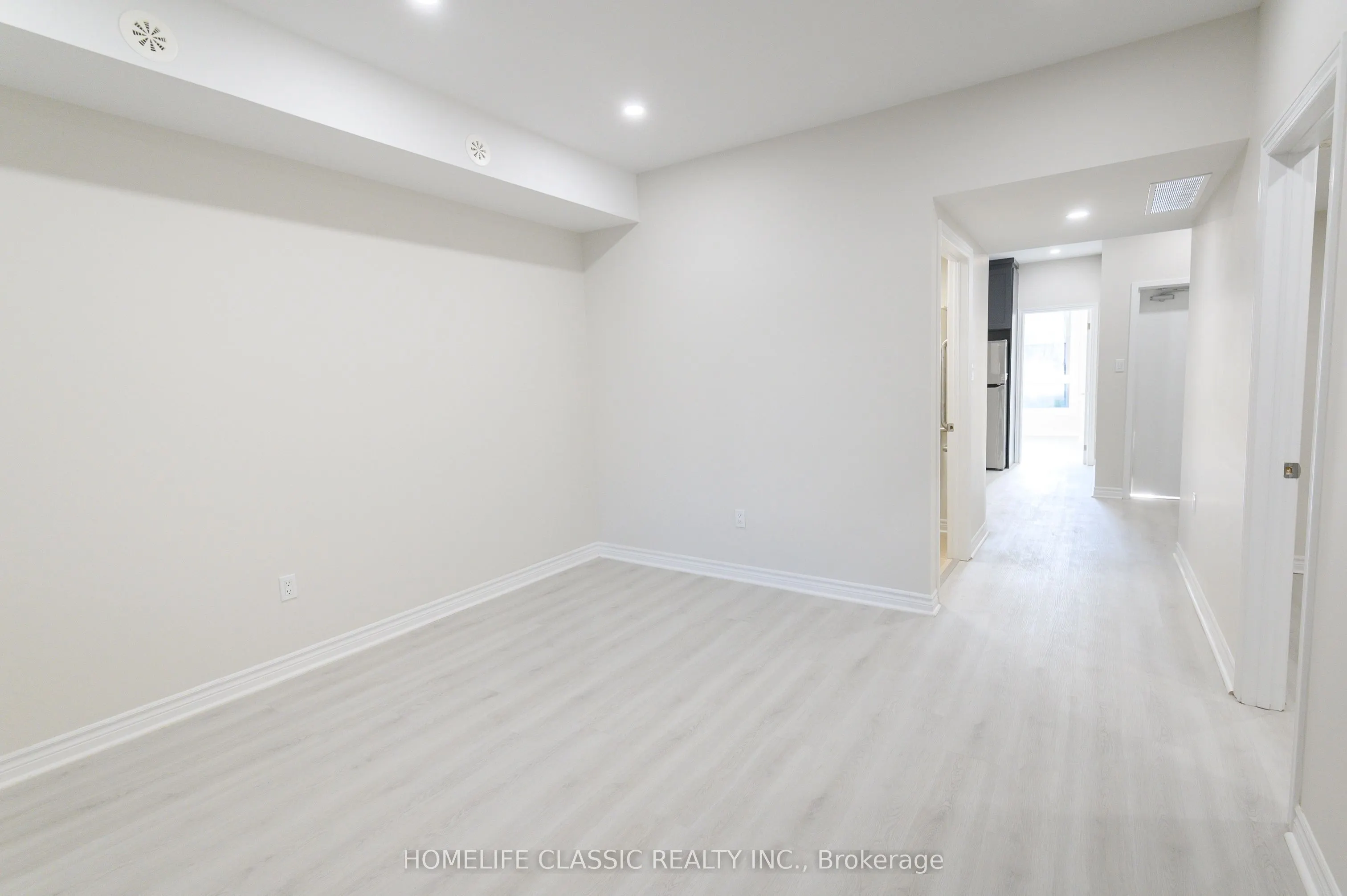 2915 Bur Oak Avenue, #1st Fl.