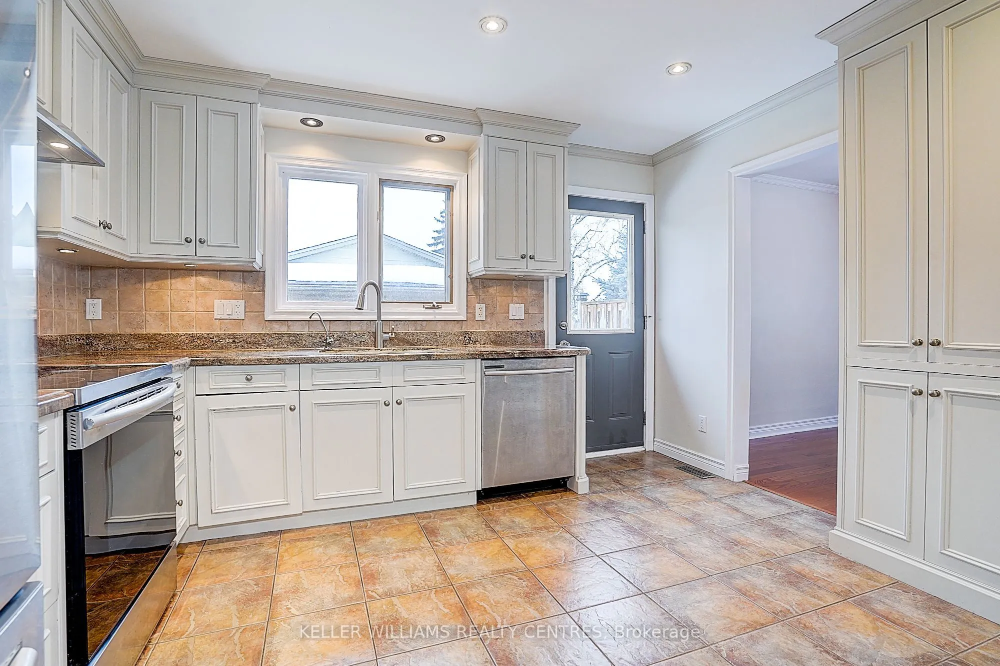 17 Sir Kay Drive