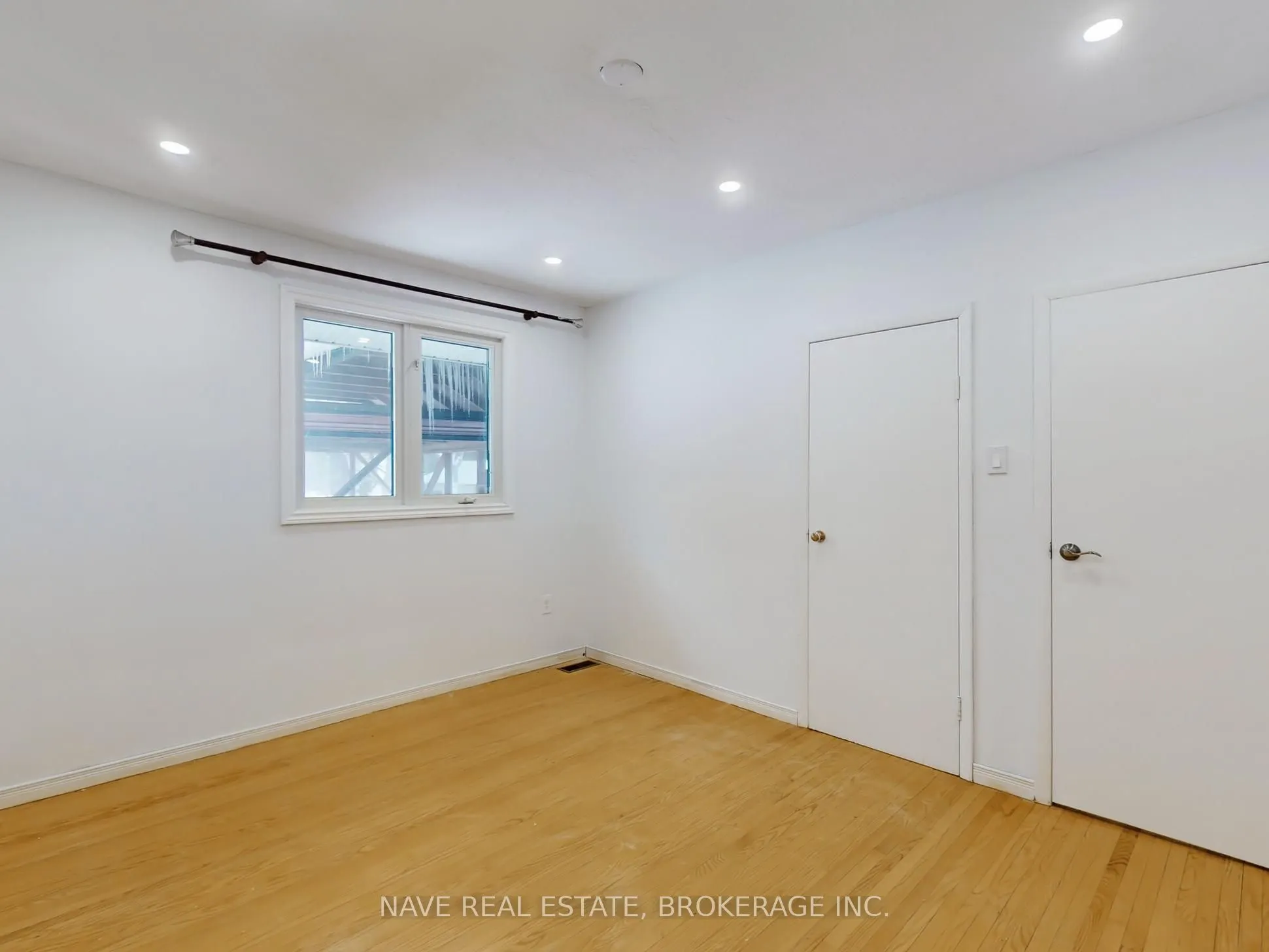 20015 Bathurst Street