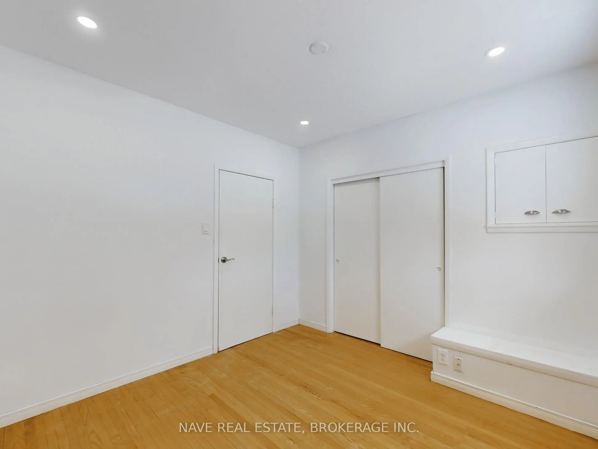 20015 Bathurst Street