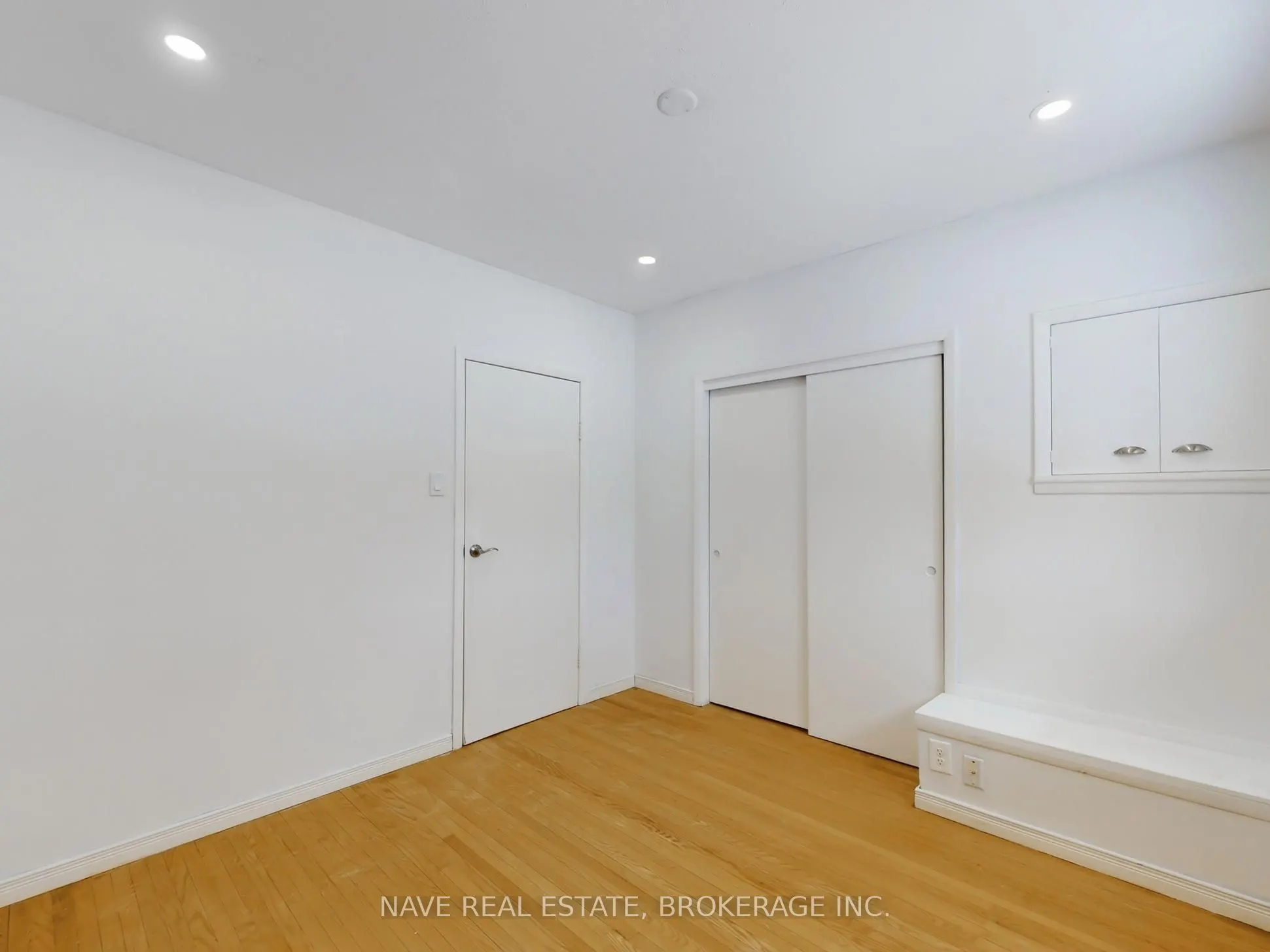 20015 Bathurst Street