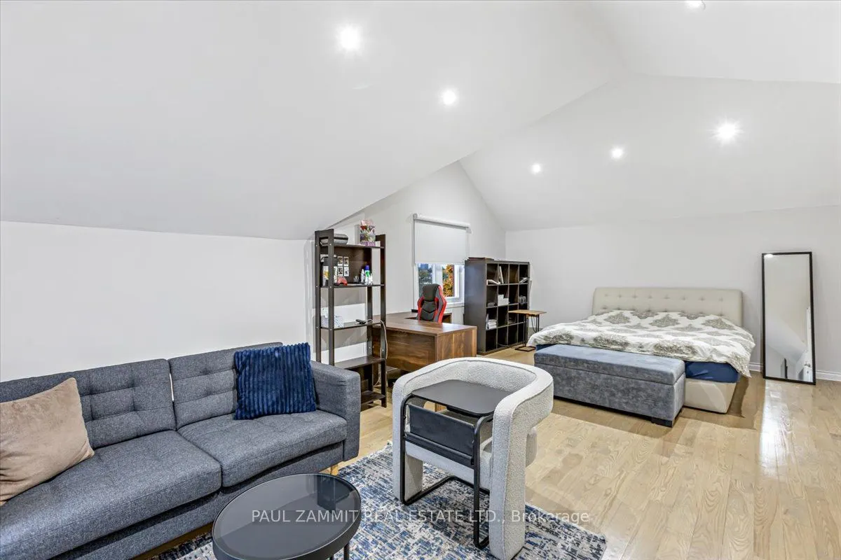 20 Ladyslipper Court