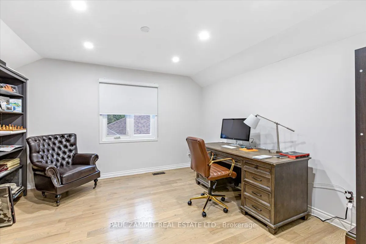 20 Ladyslipper Court