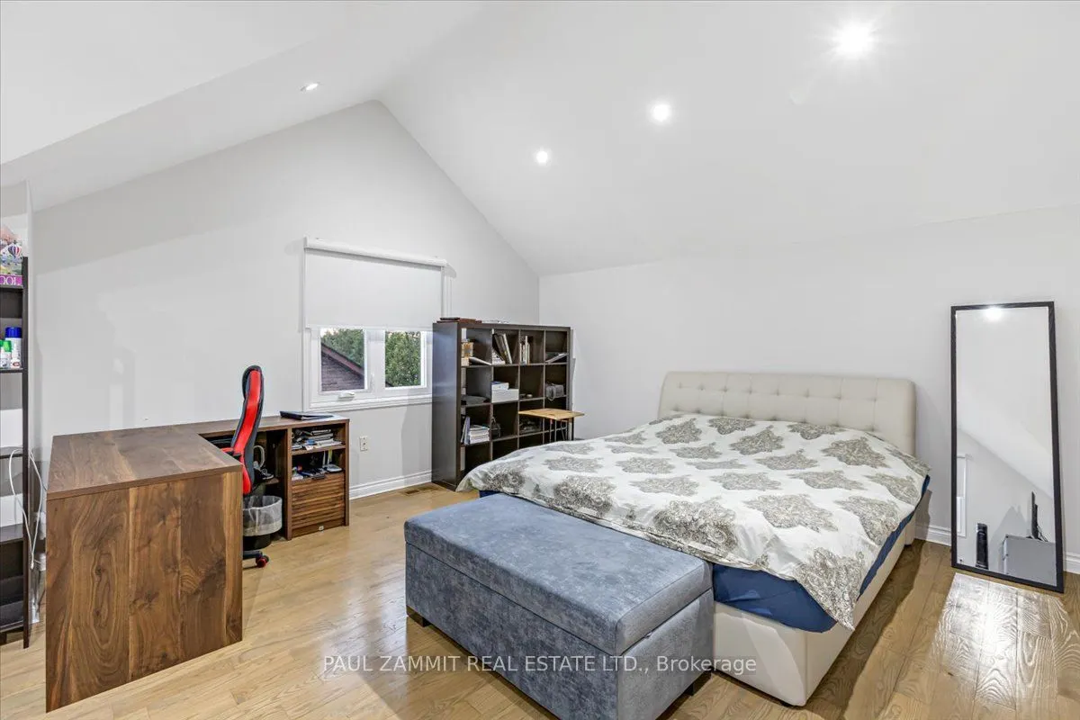 20 Ladyslipper Court