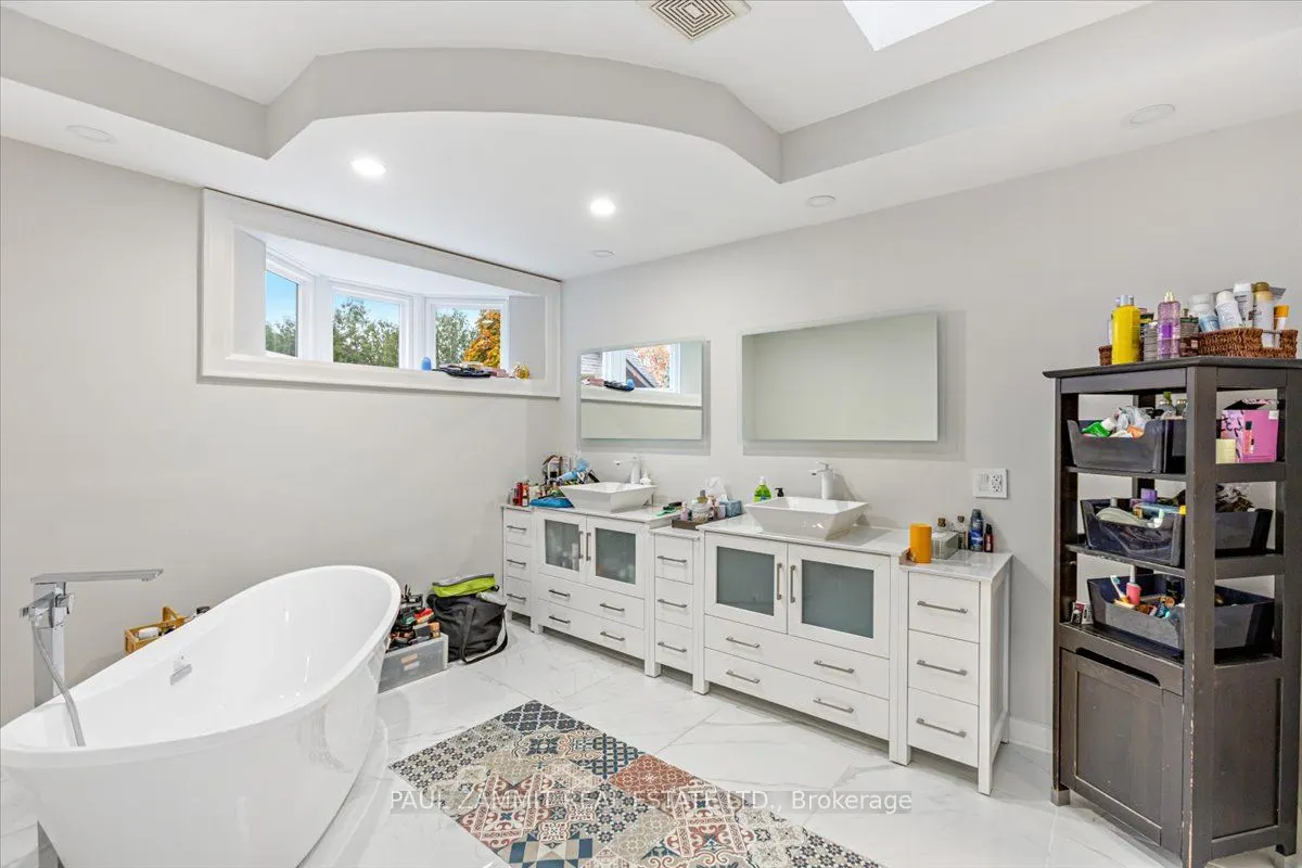 20 Ladyslipper Court