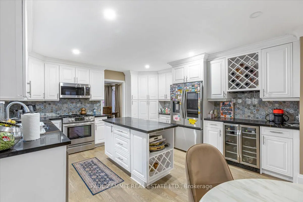 20 Ladyslipper Court