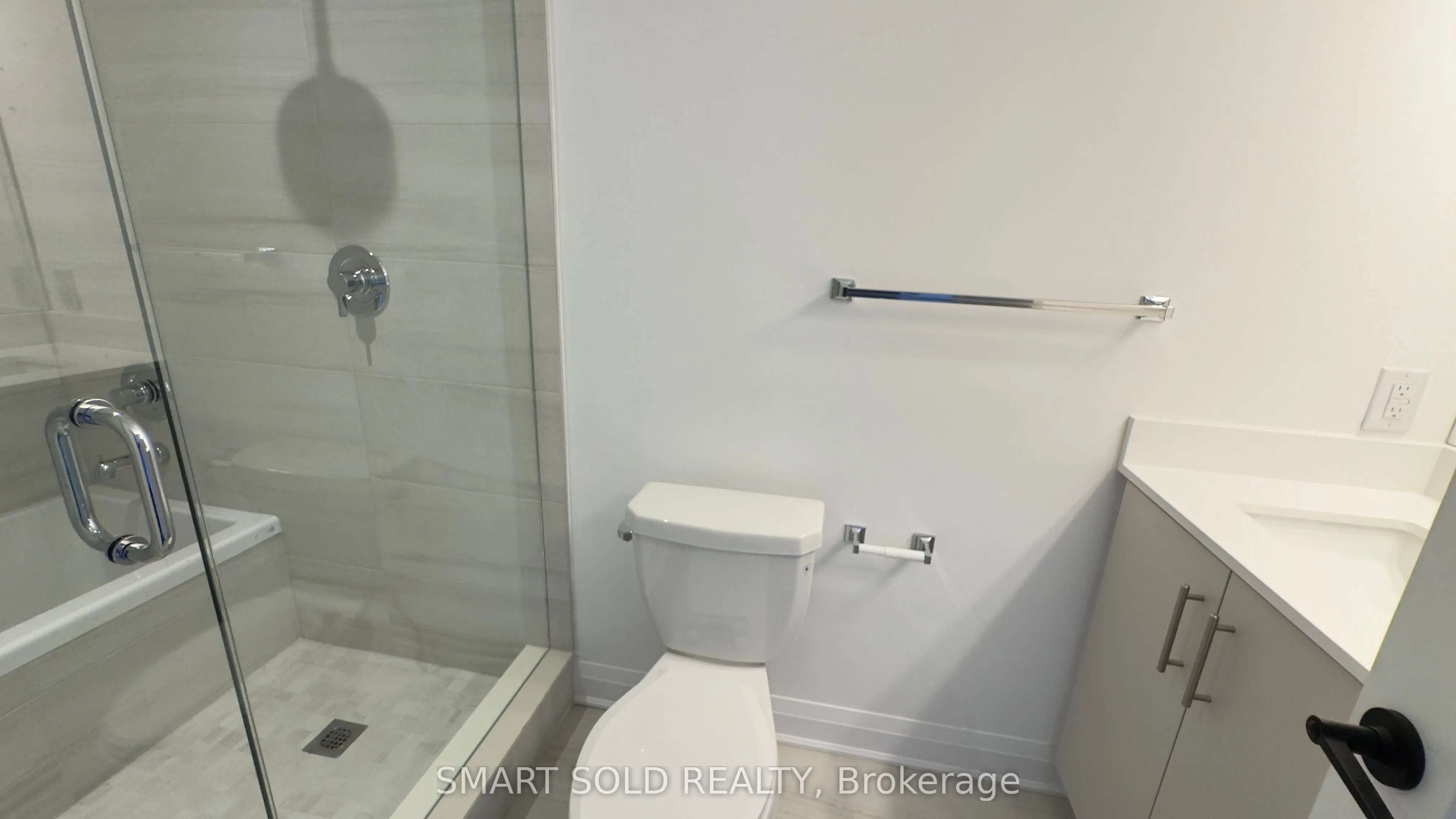 63 Alton Crescent N, #63