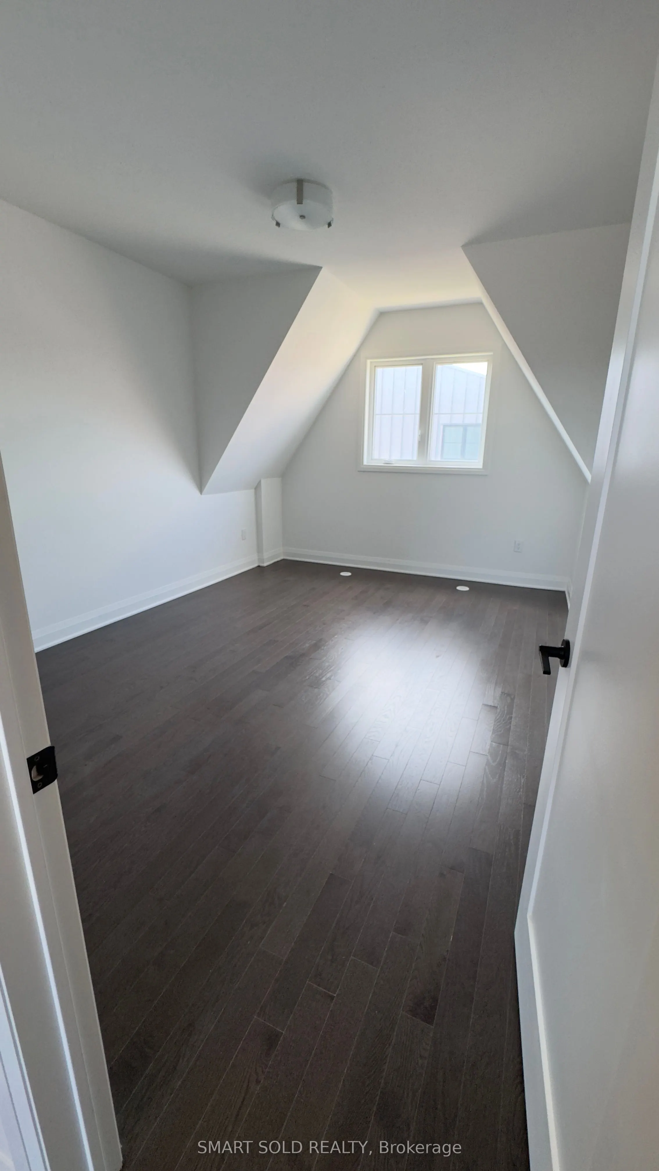 63 Alton Crescent N, #63